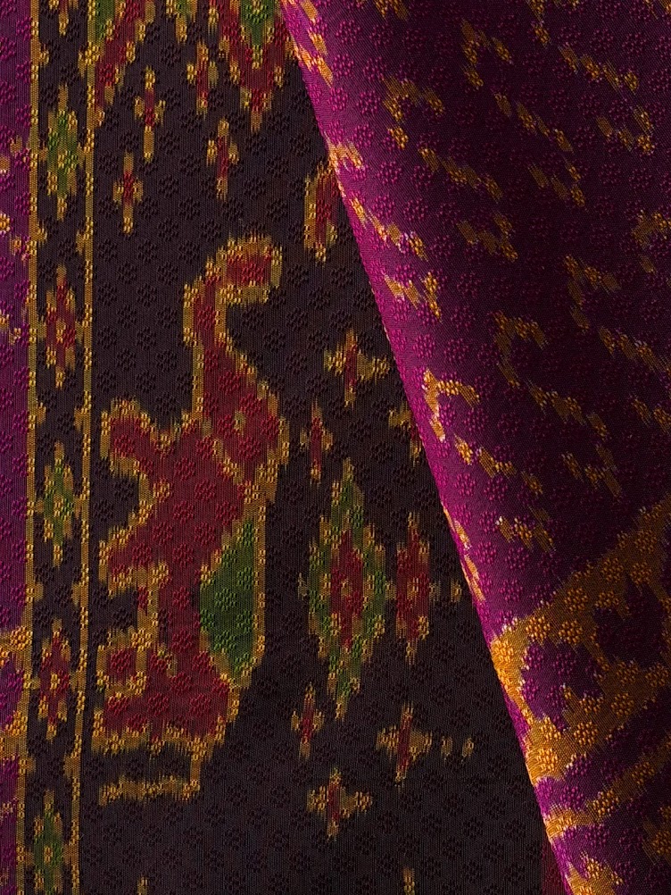 ซิ่น ผ้าไหมมัดหมี่ ทอยกดอก 6ตะกอ ขนาด 1x2 เมตร ลายขอพระราชทาน มีหน้านาง สีชมพูบานเย็น รหัส PCS-NY-11226811