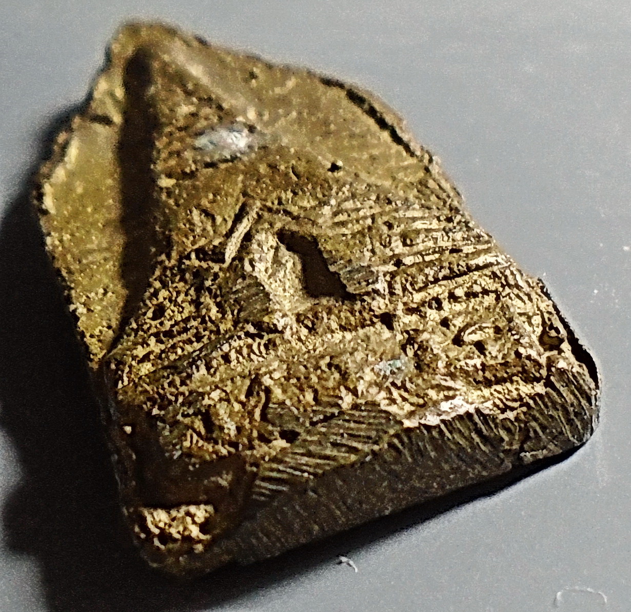 เหรียญหล่อพระประทานพรห้าเหลี่ยม หลวงพ่อศิลาขาว ปี 2485 วัดพระปฐมเจดีย์ฯ นครปฐม