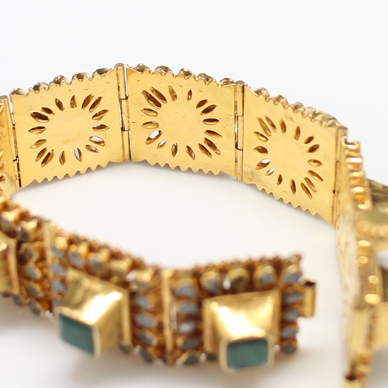 BL25040 สร้อยข้อมือเพชรซีกยอดมรกต ทองแท้ 90% นน.รวม 61.2 กรัม ยาว 17.5 ซม. งานเก่า สวยสภาพดีมาก