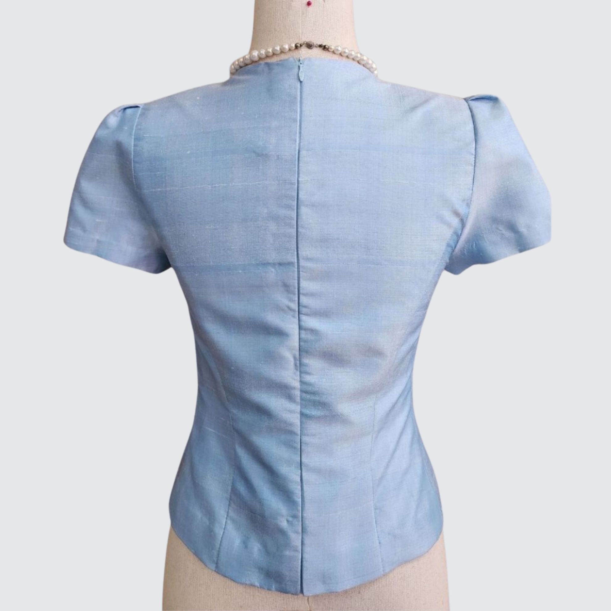 เสื้อเเขนสั้น ตัดเย็บจากผ้าไหมสีพื้น เนื้อหยาบ ไหมแท้ 100% | ตัดเย็บตามรูปร่าง | เลือกผ้า ส่งไซส์ได้