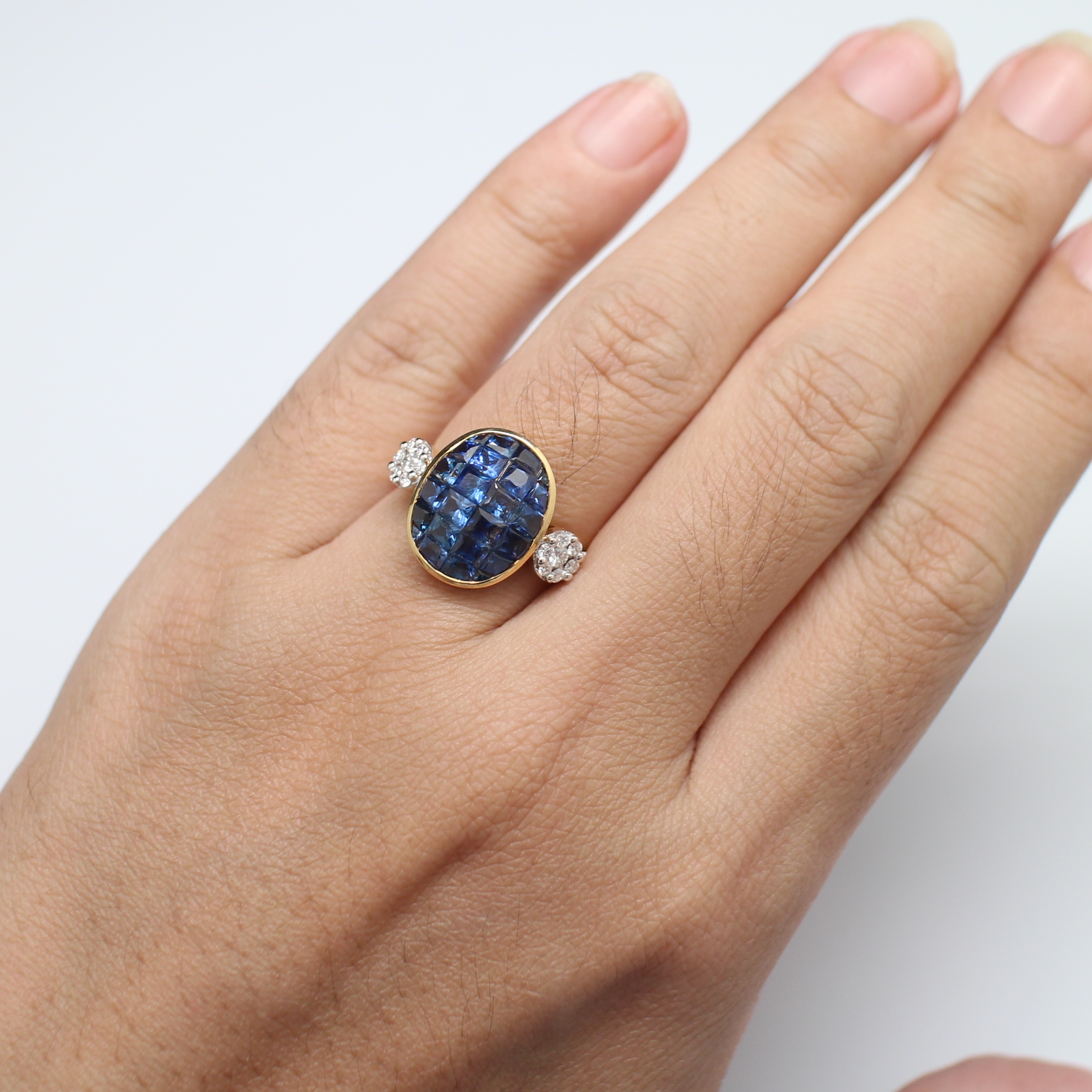 RG250098 แหวนไพลินปริ้นเซส บ่าข้างเพชรกระจุก เพชรแท้ 0.16 กะรัต ทองแท้ 18k นน.รวม 5.8 กรัม ขนาดแหวน 53 พลอยสวย