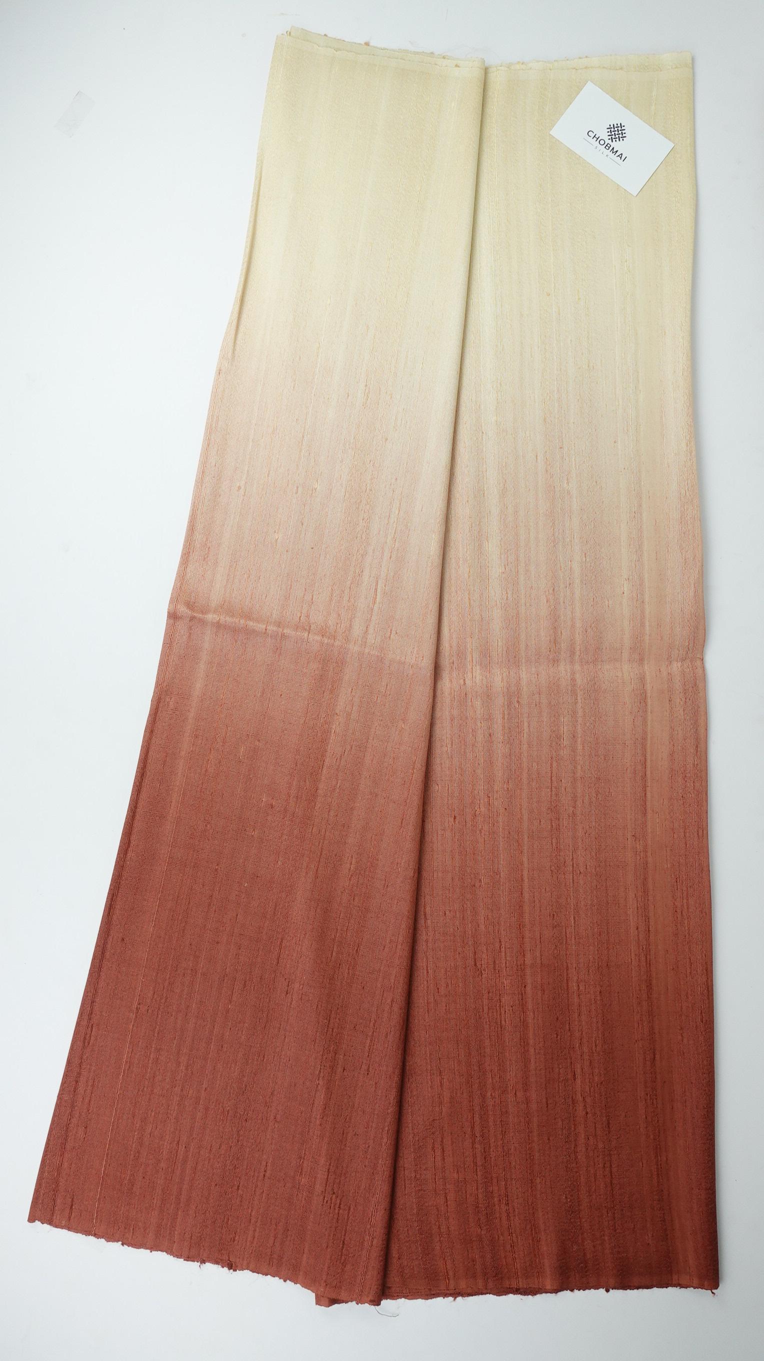 ผ้าไหมย้อมสไลด์สี ไหมบ้านทอมือ 2ตะกอ สีครีมเหลือง-สีน้ำตาลแดง เลือกขนาด รหัส BT-TT-022468521