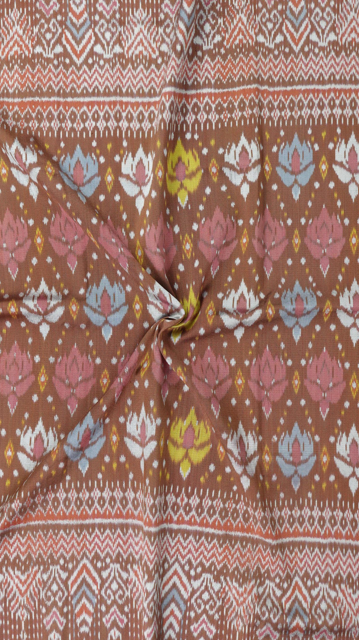 ซิ่น ผ้าไหมมัดหมี่ สีธรรมชาติ 3ตะกอ ทอเหยียบเหาะ มีหน้านาง ชายครุย ขนาด1x2เมตร ลายดอกกันเกรา สีน้ำตาล รหัส M3P-33-0224683