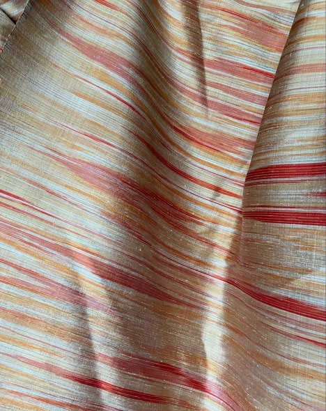 ผ้าไหมลายพิเศษ มัดหมี่สายฝน ไหมแท้ สีส้มสลับสีเหลืองขาว เลือกตามขนาด รหัส MMFZ-116-1029681