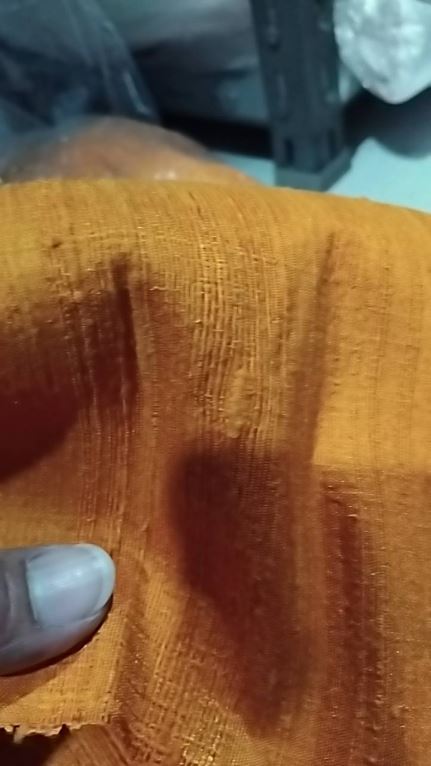 ผ้าไหมสีพื้น ไหมลืบ เนื้อหยาบ สีราชนิยม ตัดขายเป็นหลา รหัส D-NY-111368