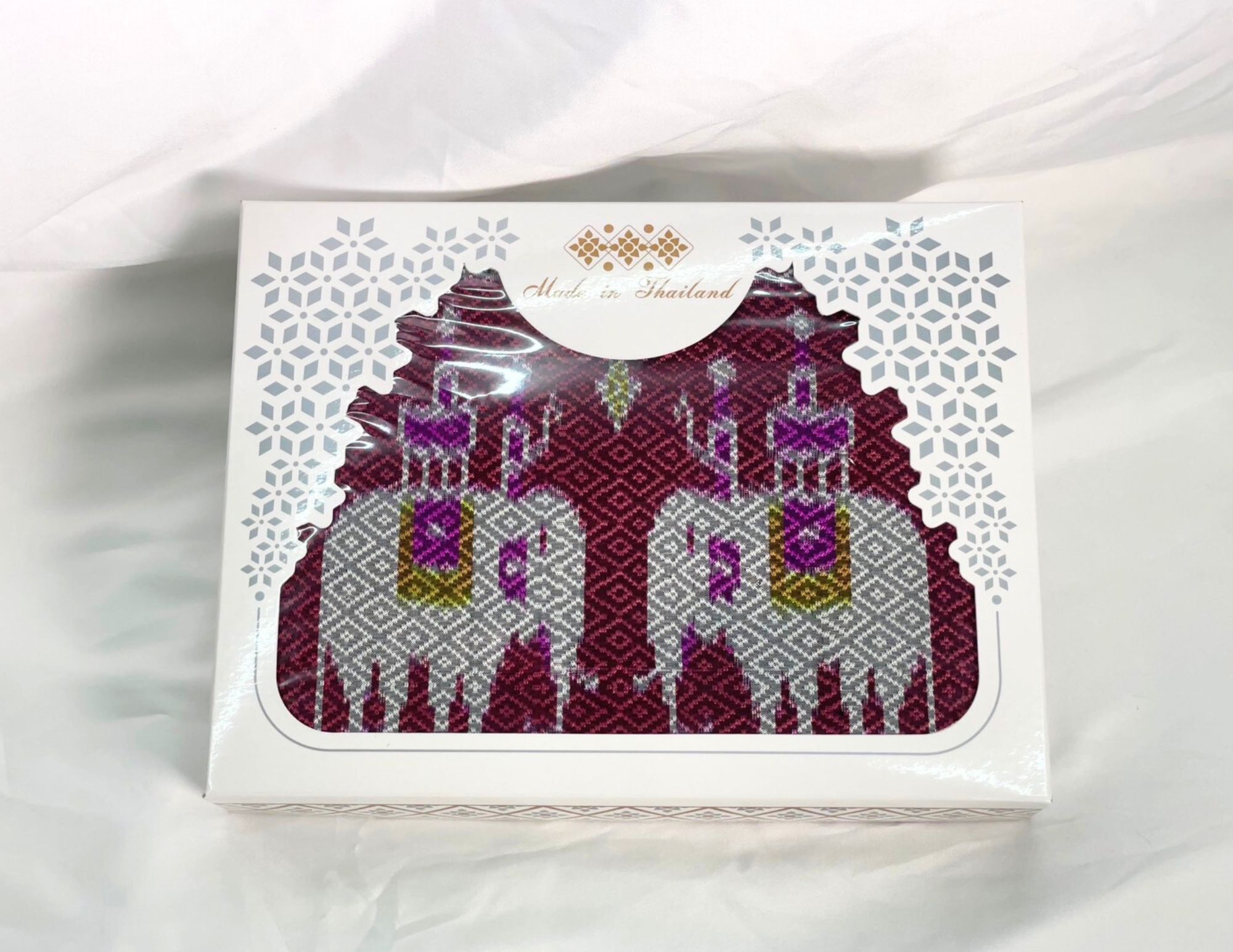 เซ็ตของขวัญผ้าไหมแท้ (ผ้าพันคอไหมมัดหมี่ยกดอกลายสัตว์)