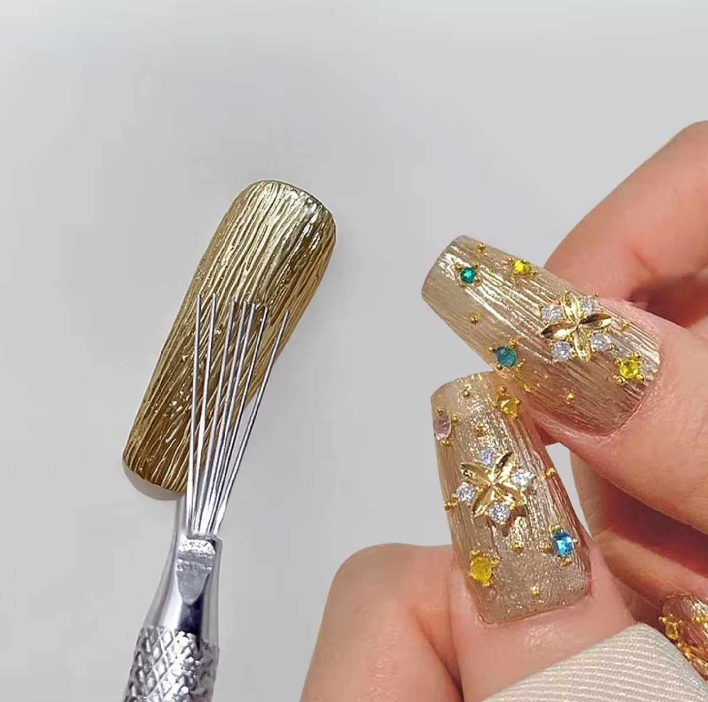 แปรงลวดเพ้นท์ลายเส้น ปากกาเพ้นท์ลายเส้นเล็บ แบบ7หัว ใช้ทำลวดลายบนเล็บ