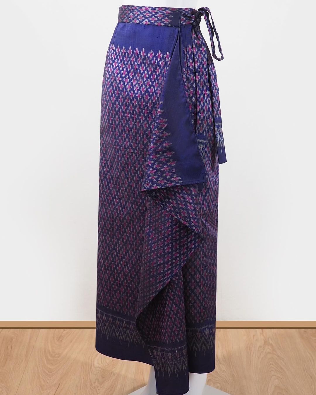 สั่งตัดเย็บกระโปรงผ้าไหม (ไม่รวมผ้า) รหัส CUT-51-111766