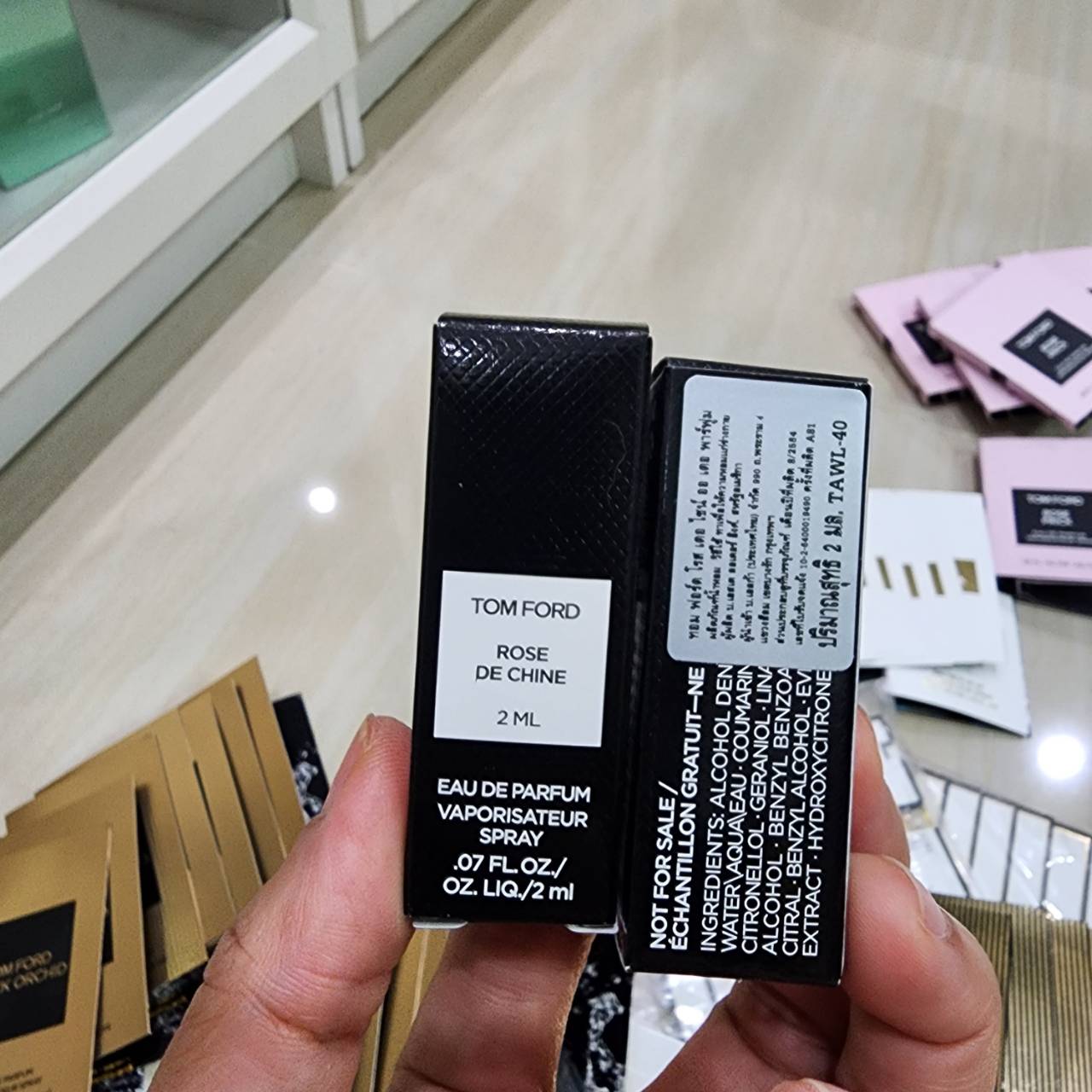 น้ำหอมไวออลหลอดทดลอง Tom Ford Private Rose de Chine ( Rose Garden Collection ) 2ml Spray Sample Vial ขนาดทดลองแบบ VIAL