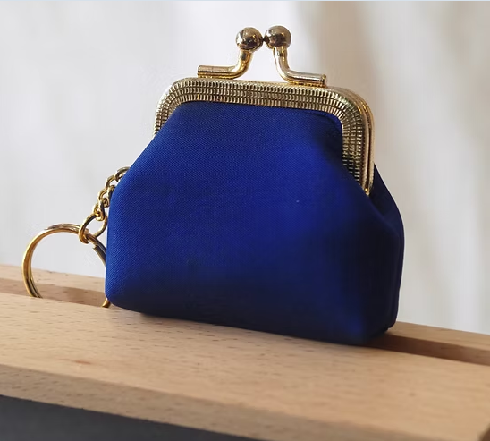 กระเป๋าสตางค์ ใส่เหรียญ ขนาด 7x7x2.5cm. สีน้ำเงิน GL-CT-103476