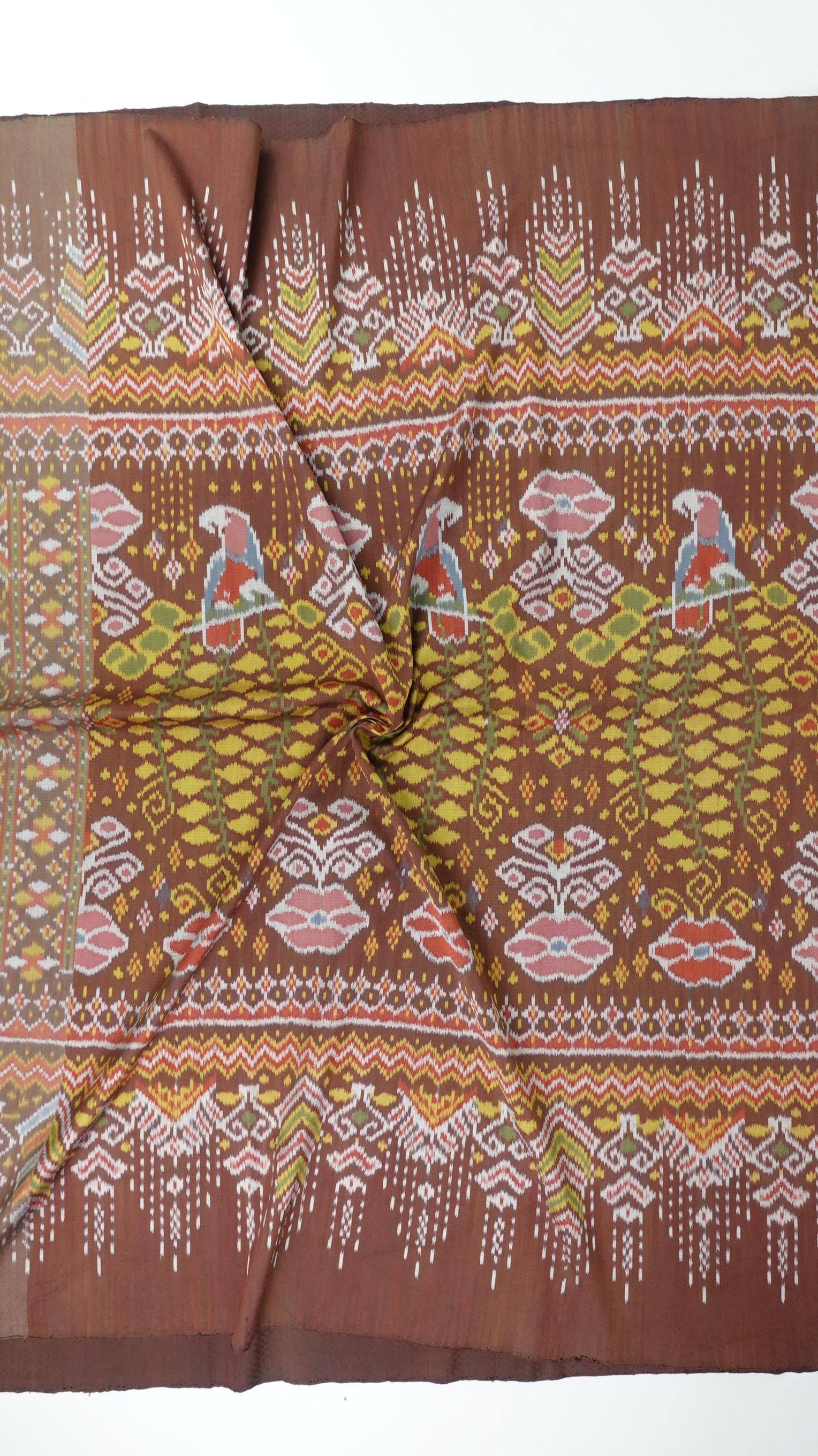 ซิ่น ผ้าไหมมัดหมี่ สีธรรมชาติ 3ตะกอ ทอเหยียบเหาะ มีหน้านาง ชายครุย ขนาด1x2เมตร ลายดอกคูณ สีน้ำตาล รหัส M3P-33-0224686