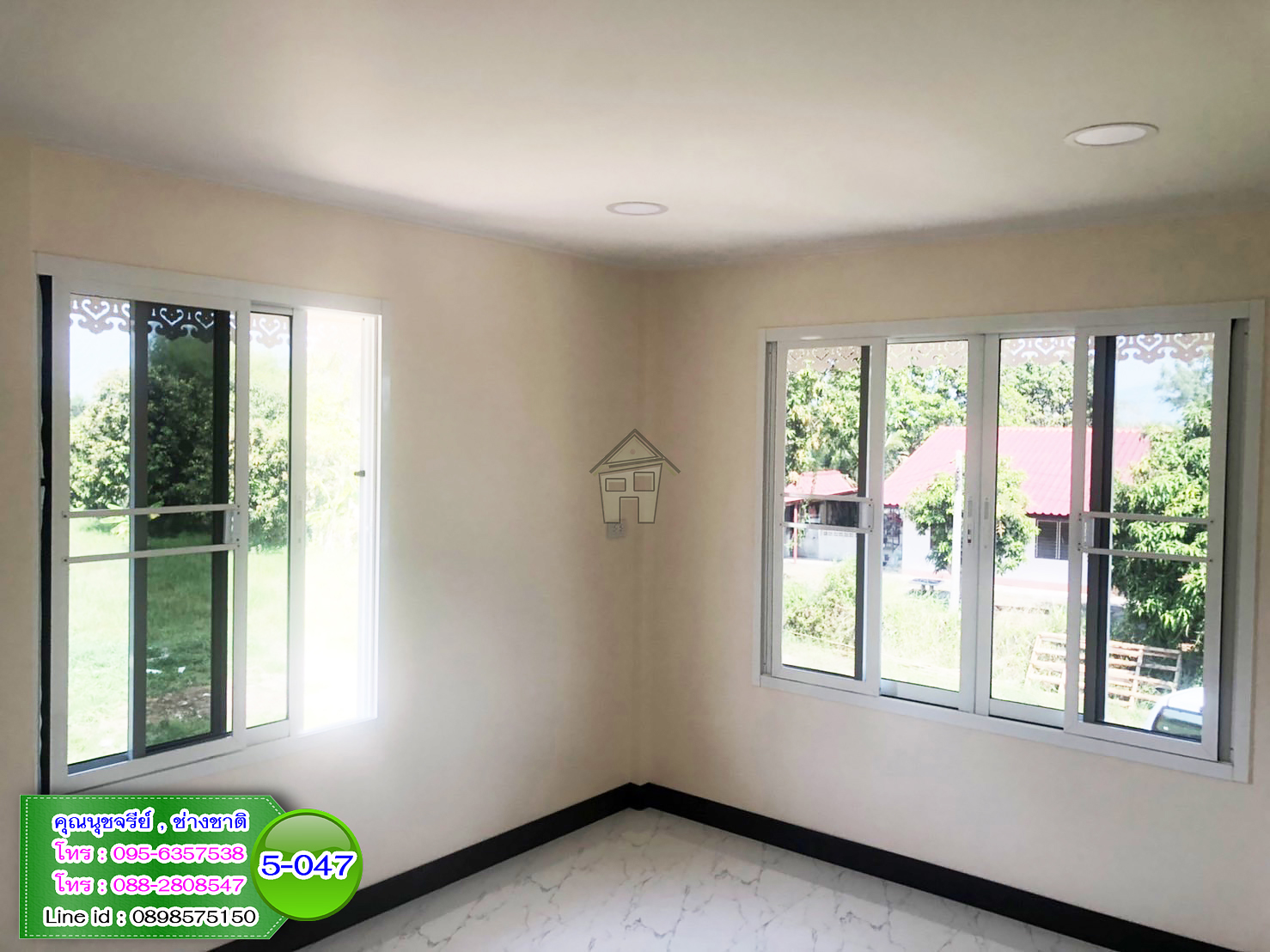 5-047 - บ้านน็อคดาวน์สองชั้นสีน้ำตาล - หลังใหญ่ - ทรงจั่ว