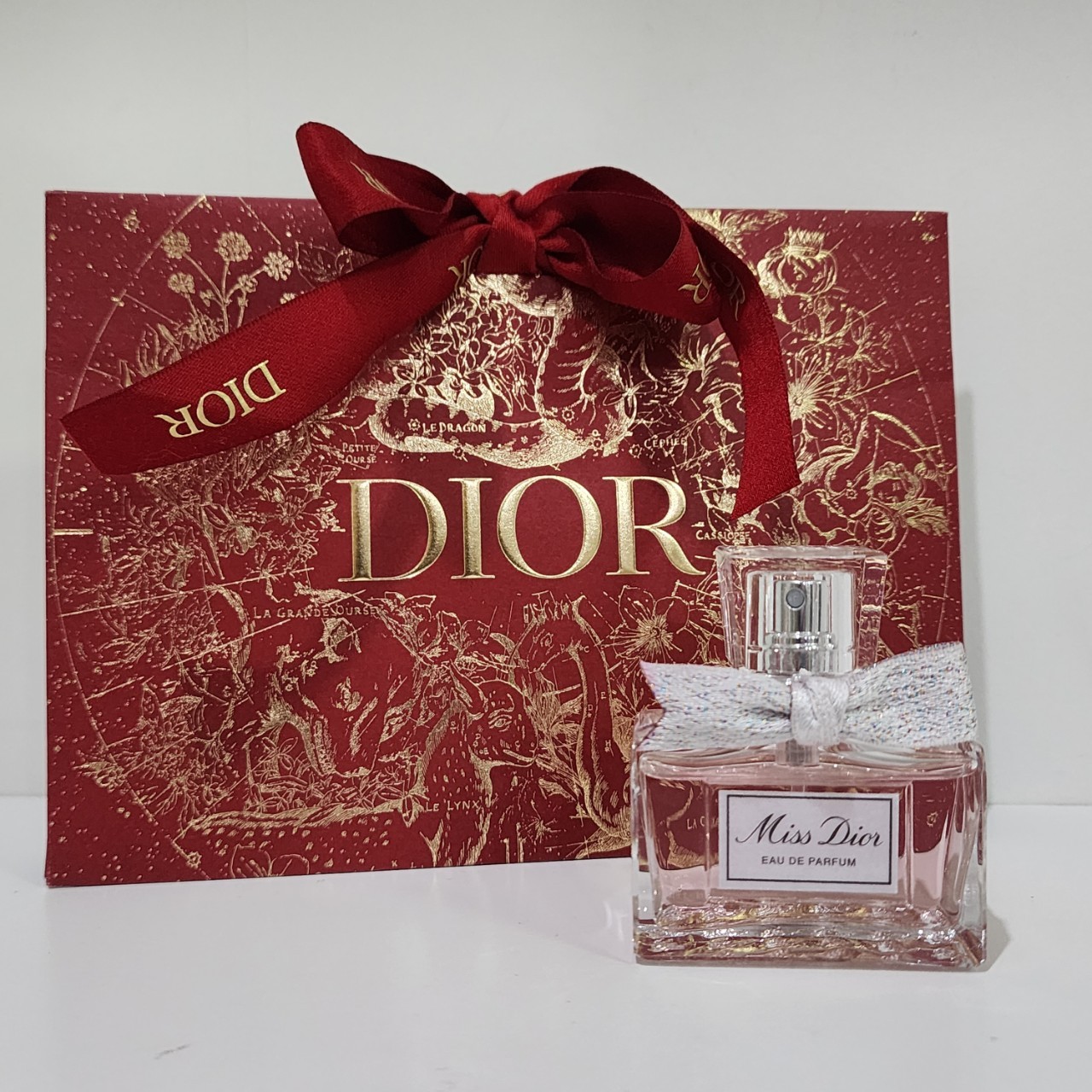 น้ำหอมแท้ Christian Dior Miss Dior Eau de Parfum (2021) 30ml แยกจาก SET ไม่มีกล่องแต่มีถุงกระดาษให้ค่ะ ถุงกระดาษ Dior สีแดงสวยหรู