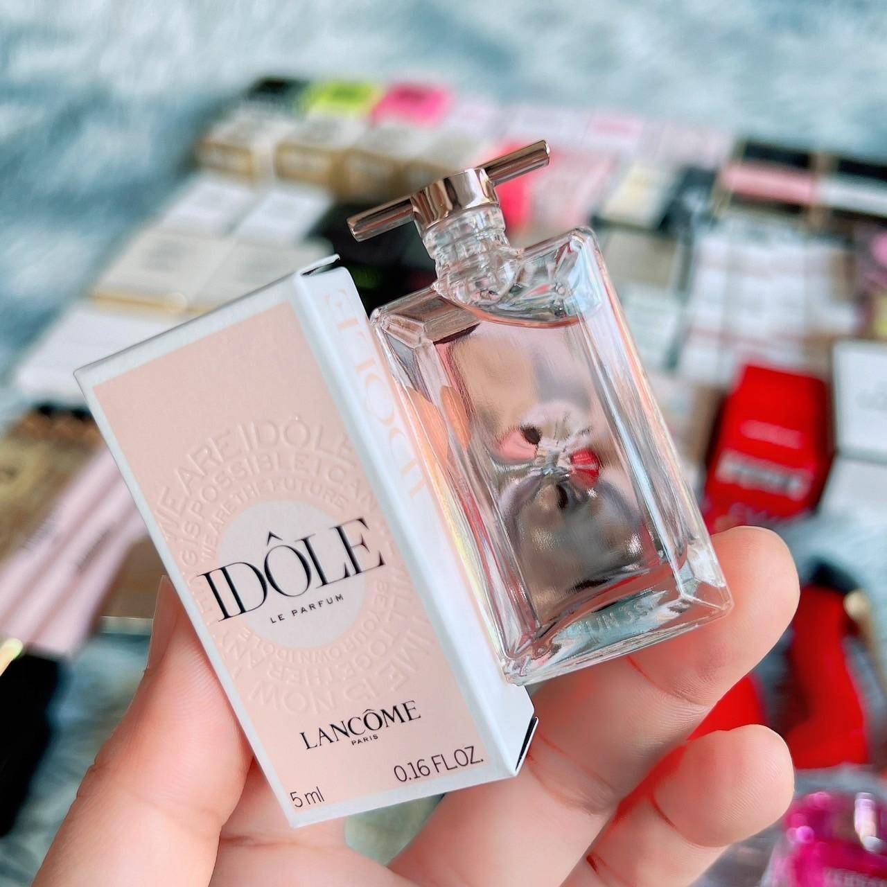 น้ำหอมจิ๋วมินิ Lancome Idole Le Parfum 5ml แบบแต้มมีกล่อง ( Mini Perfume น้ำหอมขนาดพกพา) น้ำหอมจิ๋วมินิ ขวดน่ารัก ตั้งโชว์ก็สวย พกพาก็สะดวก หัวแต้มตามจุดชีพจร