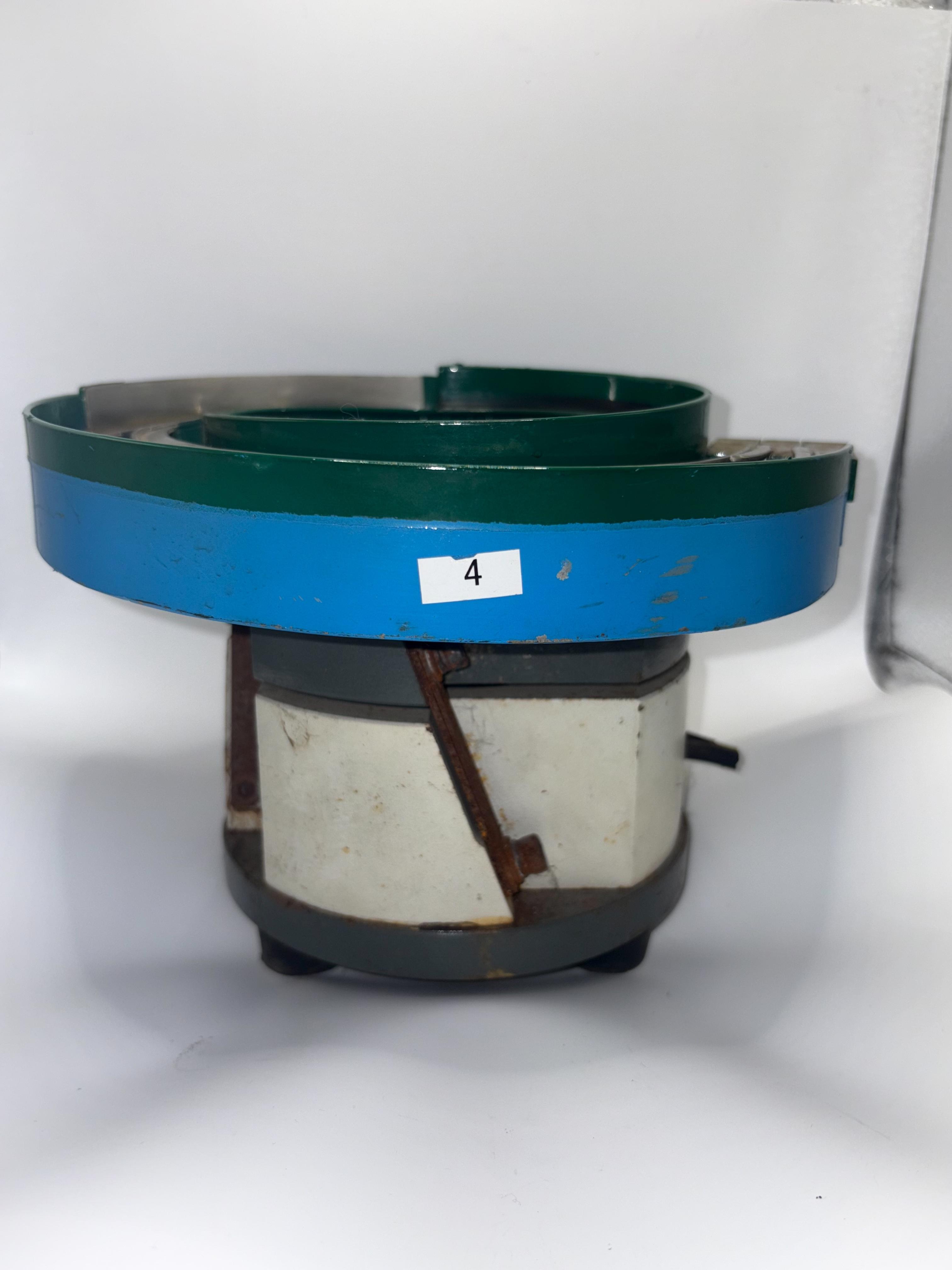 เครื่อง Feed screw กว้าง 25-32 cm (มือสอง) ไฟ 220V เสียบใช้งาน