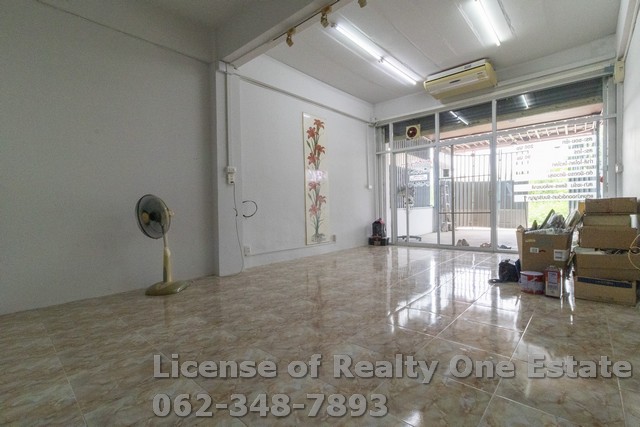 ขายอาคารพาณิชย์ 3 ชั้น ซ.หลวงพ่อขาว คลองสวนพลู ใกล้เซ็นทรัล อยุธยา