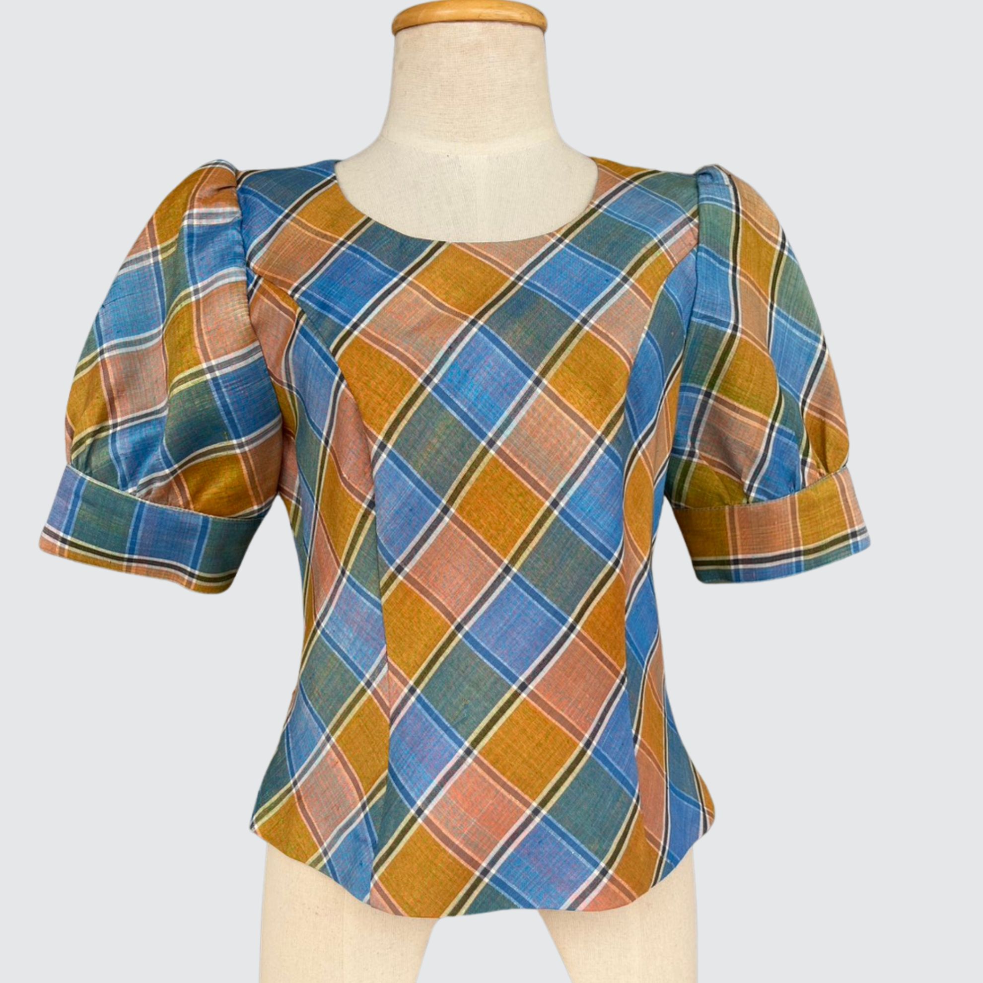เสื้อสตรี ลายโสร่ง ไหมแท้ 100% | เลือกไซส์ รหัส WD-PTS-100968