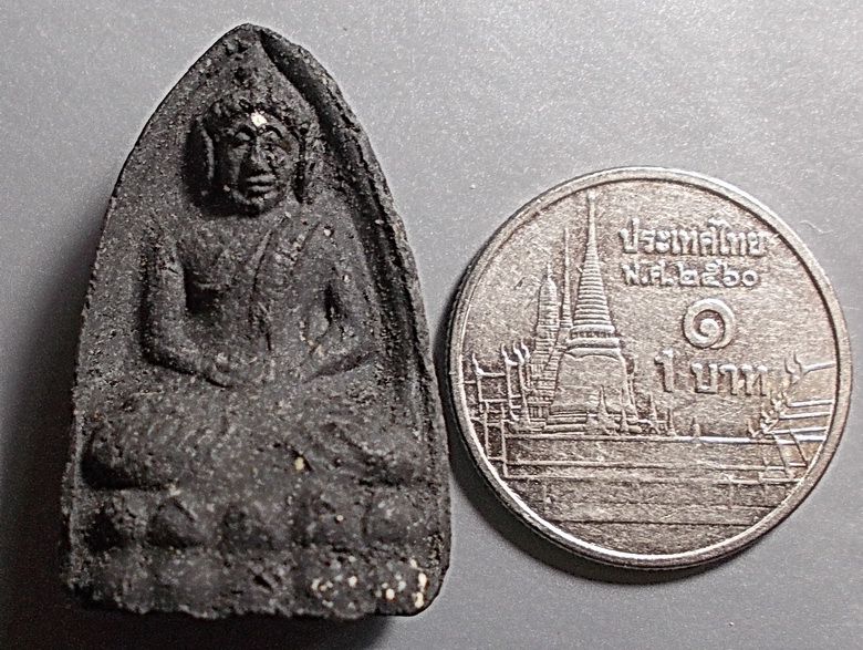 พระธรรมขันธ์ เนื้อว่าน ปางสมาธิ รุ่น 2 ปี 2525 วัดปิยาราม อำเภอยะหริ่ง จังหวัดปัตตานี