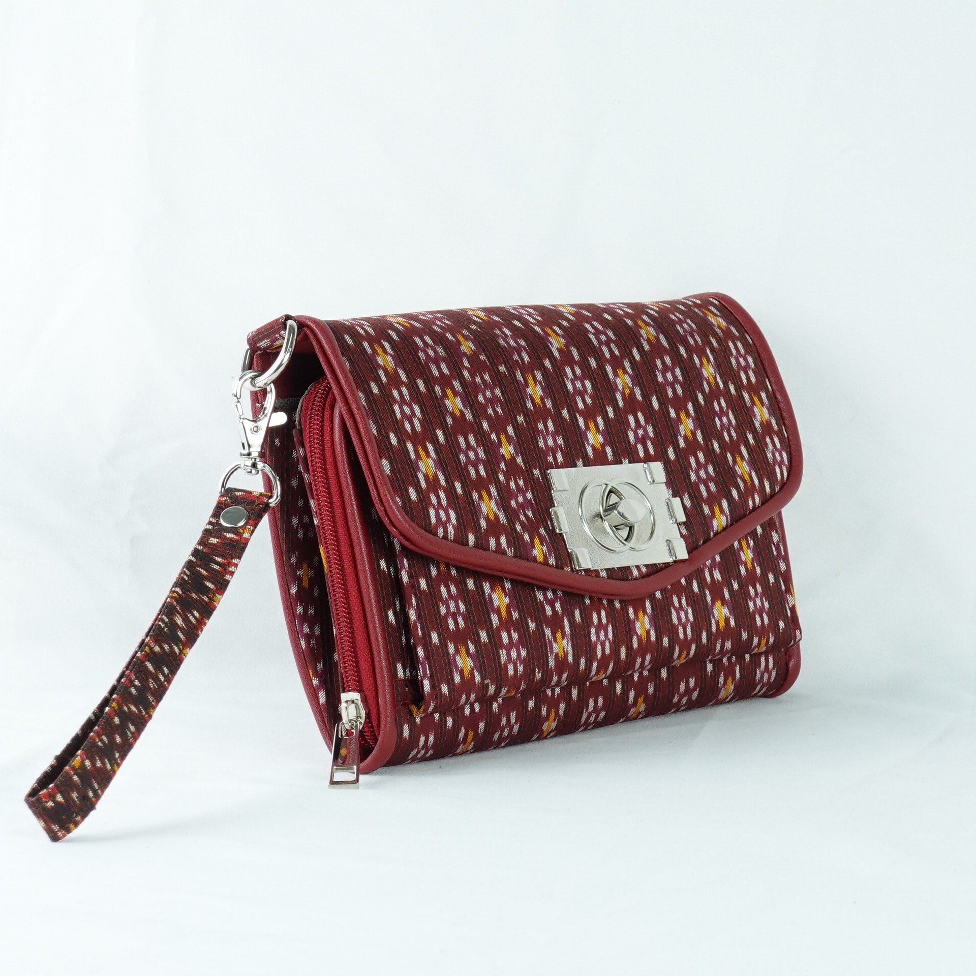 กระเป๋าถือไหมแท้ทรงคลัทช์ พร้อมสายสะพาย ขนาด 15x20ซม.สีน้ำตาลแดง รหัส GO-TT-060568162