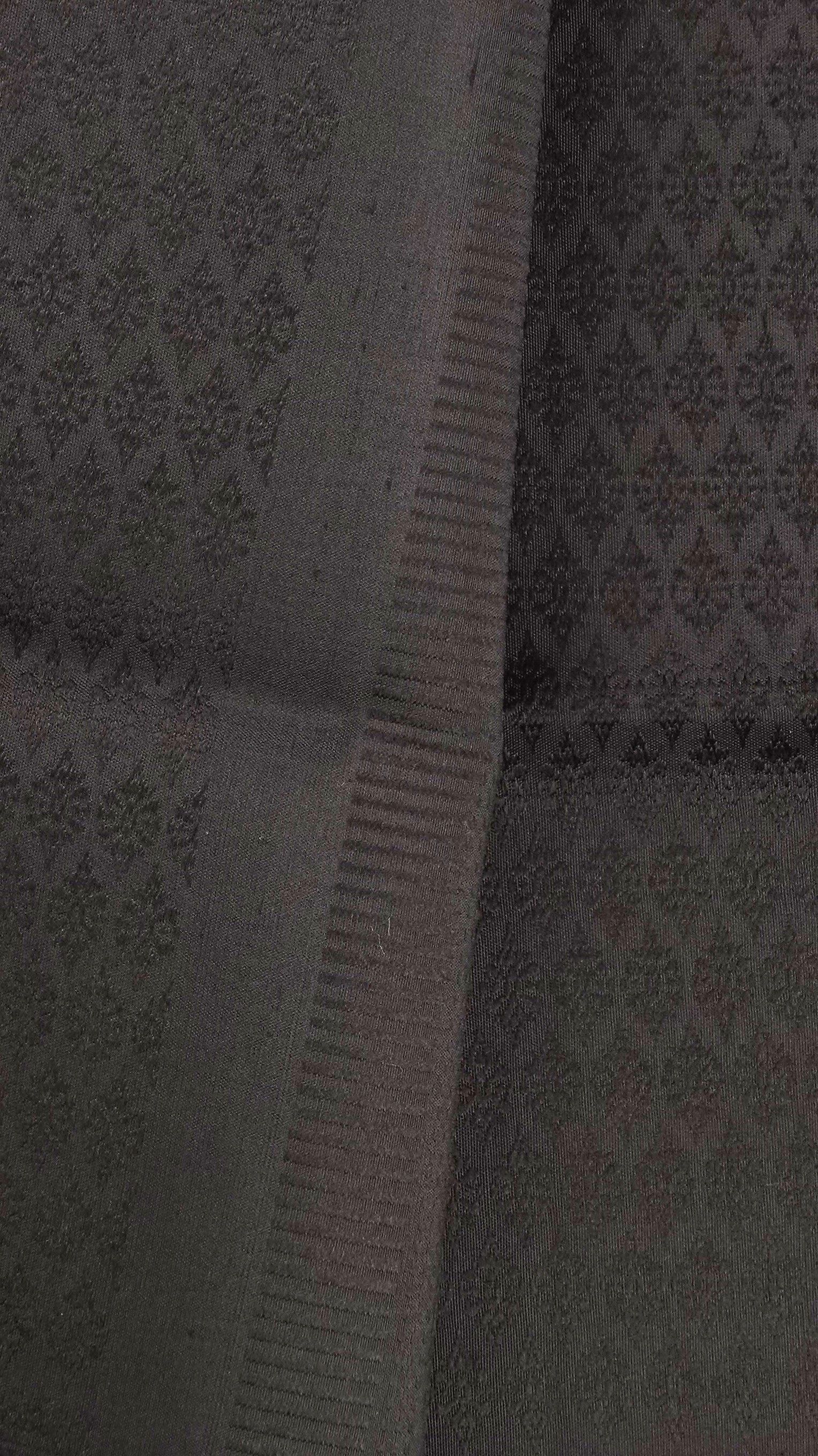 ซิ่น ผ้าไหมยกสุรินทร์ ขนาด 1x2เมตร ลายยกเล็ก สีดำสนิท รหัส N11-NY-0902677