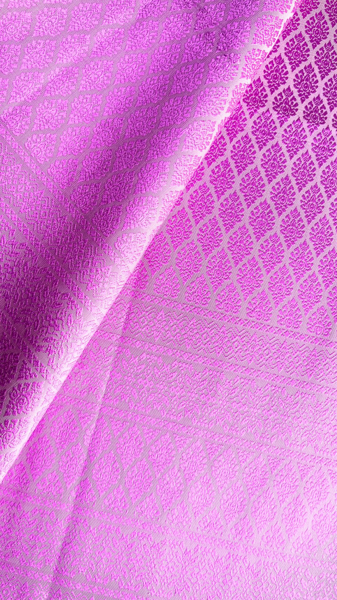 (ผ้าชุด)ไหมยกสุรินทร์ ขนาด 1x4เมตร (ลาย 2เมตร+สีพื้น 2เมตร) สีชมพูกลีบบัว รหัส N10-NY-062468