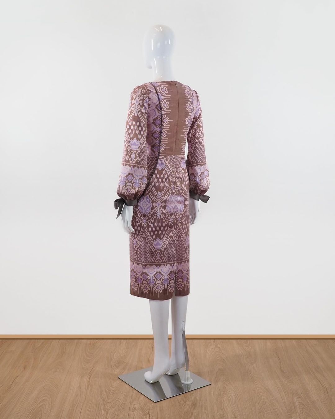 แบบตัดชุด เดรสผ้าไหม (ไม่รวมผ้า) chobmai x JHN รหัส CUT-51-03236712