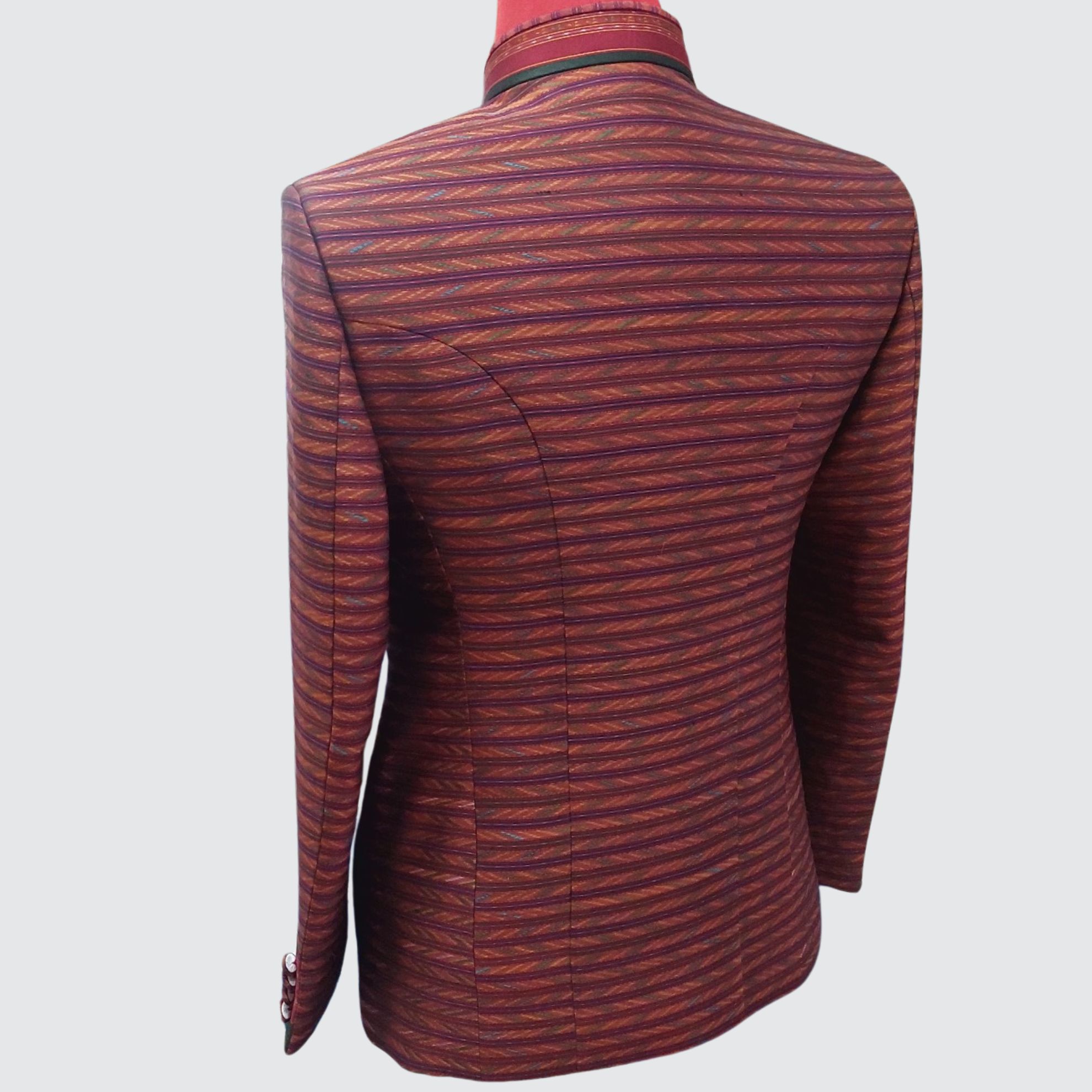 เสื้อสูทพระราชทาน แขนยาว ไหมมัดหมี่ลายโฮลแดง | ตัดเย็บตามรูปร่าง | เลือกสีผ้า ส่งไซส์ได้