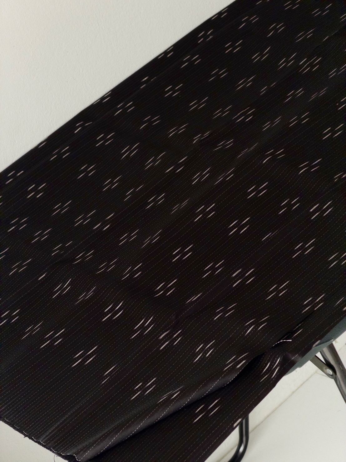 ผ้าไหมมัดหมี่ ผ้ากาบบัว ไหมแท้ ลายดอกแก้ว สีดำ ตัดขายเป็นเมตร รหัส CISP-119-KBJ17