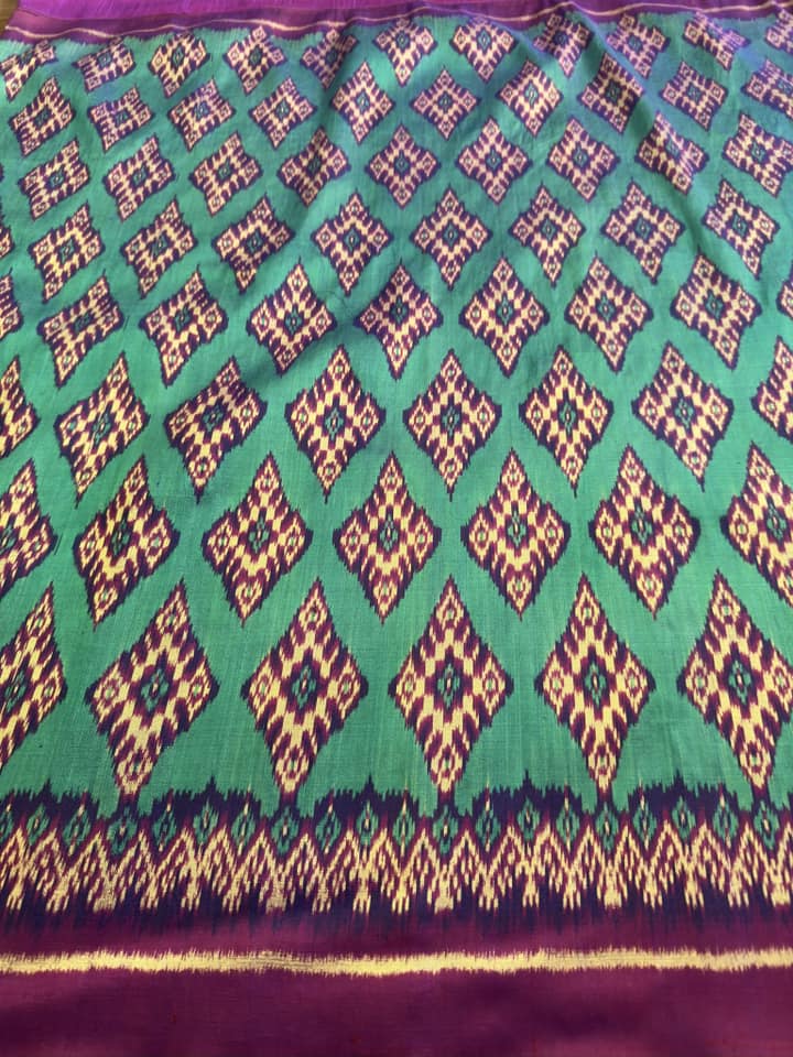 ซิ่น พระตะบอง ผ้าจามทอสามตะกอ ขนาด 114x180ซม สีเขียว รหัส N9-SIL-AJ20