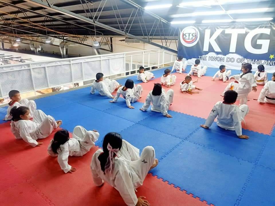 แผ่นโฟมจิ๊กซอว์ปูพื้น สนามมวย เทควันโด ขนาด 1 x 1 m ราคาเริ่มที่ 200 บาท