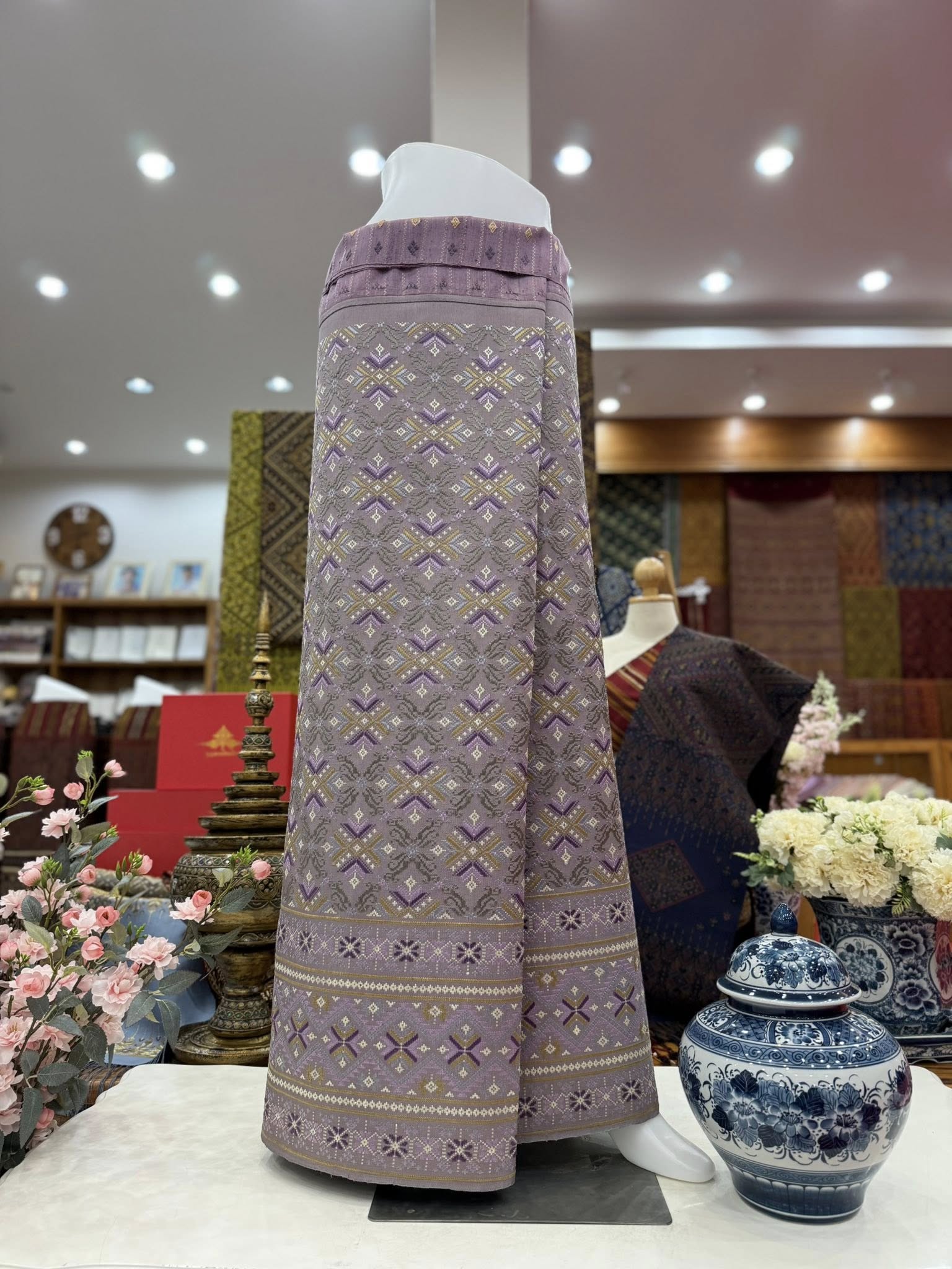 ซิ่น ผ้าไหมแพรวา ขนาด 1x2เมตร พื้นสีม่วงเทา รหัส P-BM-0410681