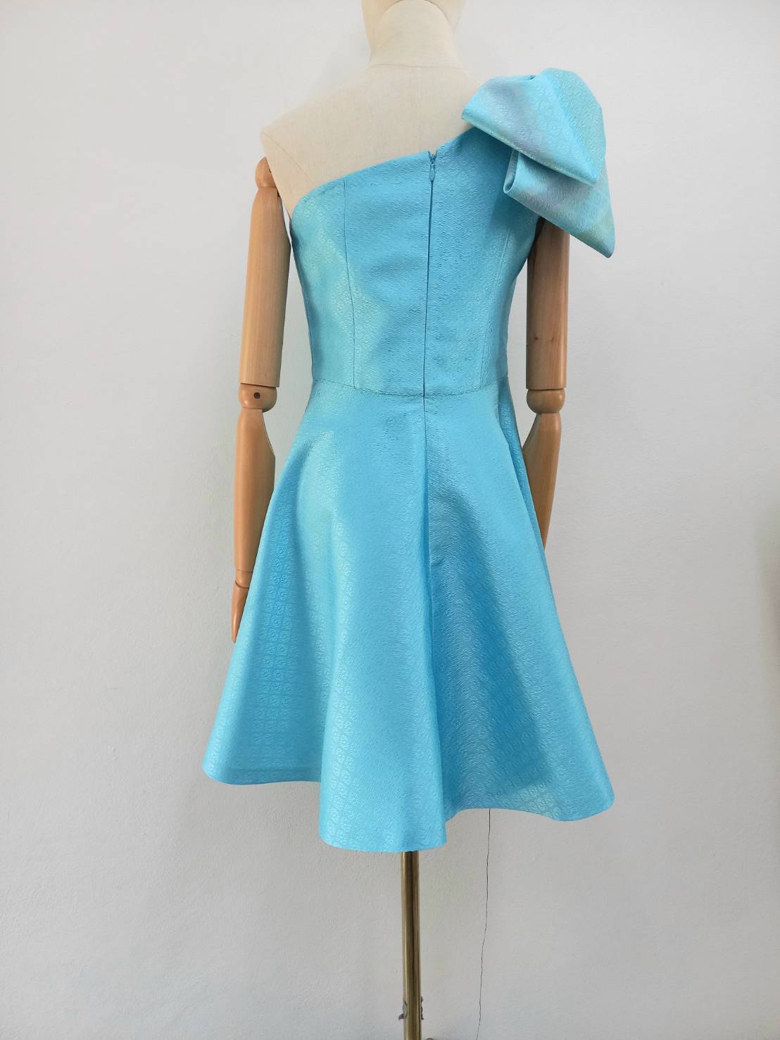 แบบตัดชุด เดรสผ้าไหม (ไม่รวมผ้า) chobmai x ARW รหัส CUT-ARW-11767