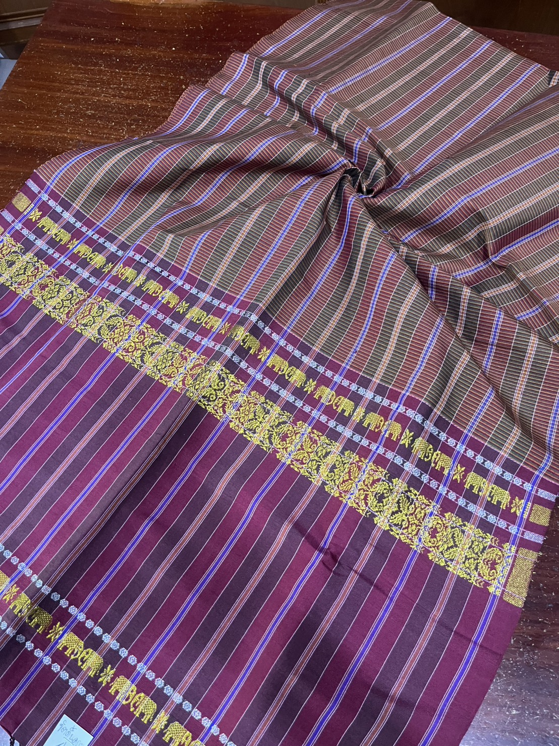 ผ้าขาวม้า ไหมแท้ ยกขิดดิ้นลายช้าง มีชายครุย ขนาด 65X200ซม. รหัส R4E-NY-2