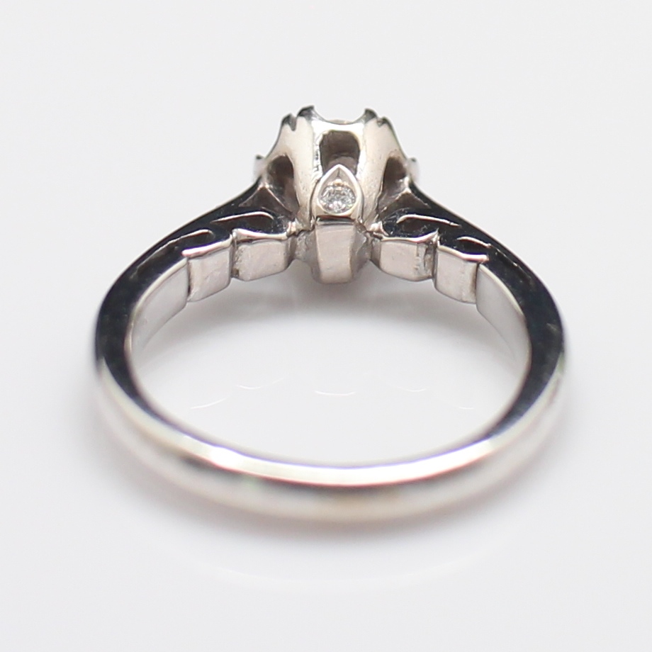 RG250080 แหวนเพชรชู 0.50 กะรัต มีเซอร์ GIA น้ำ E ,VS2 เพชรข้าง 0.02 กะรัต ทองแท้ 18k นน.รวม 3.5 กรัม ขนาดแหวน 46