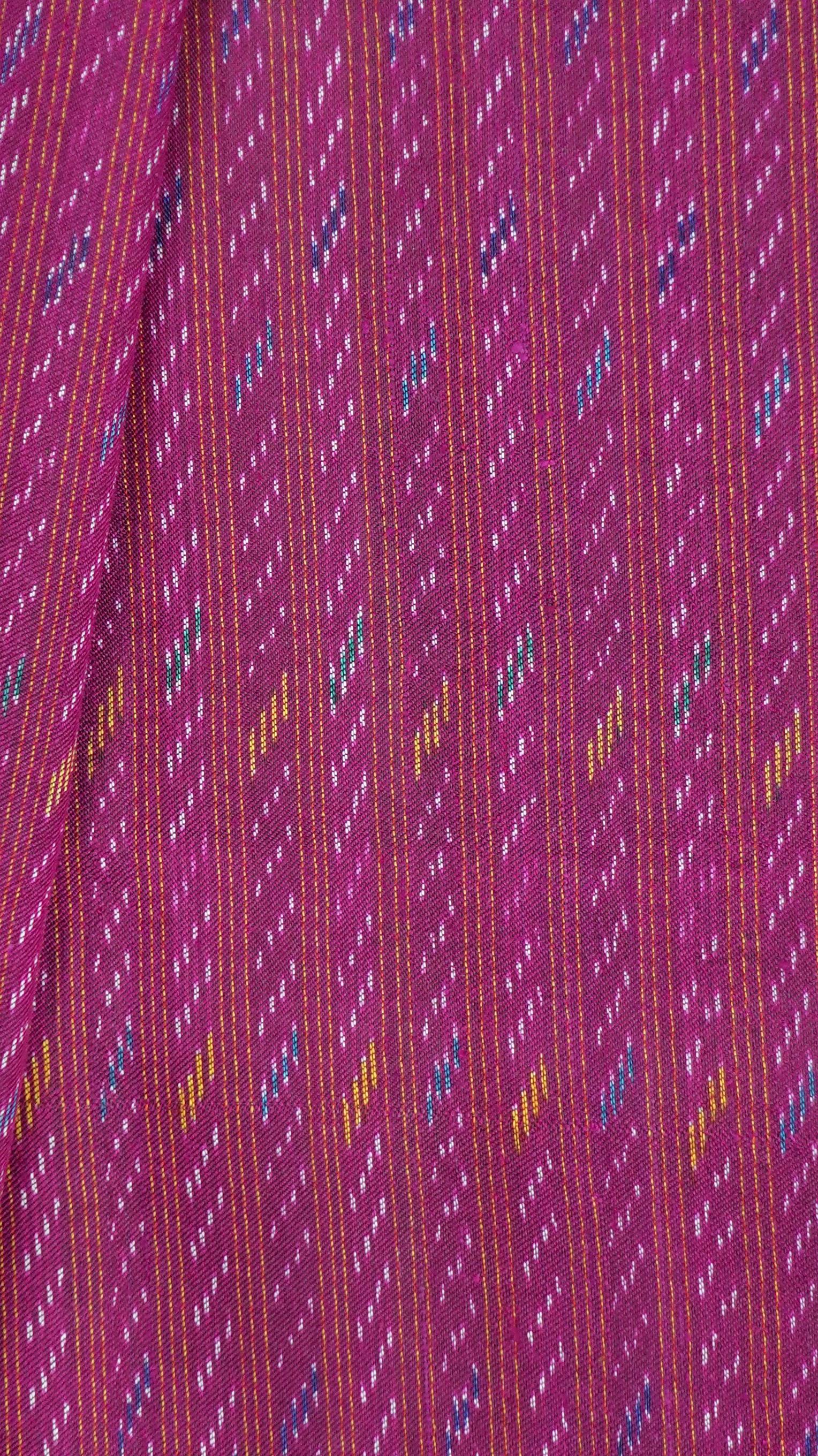 (ผ้าชุด)ไหมมัดหมี่ 3ตะกอ ไหมแท้ (ผ้าลาย 2เมตร+สีพื้น2เมตร) โทนสีชมพูแดง รหัส M3-ME-066-12226713