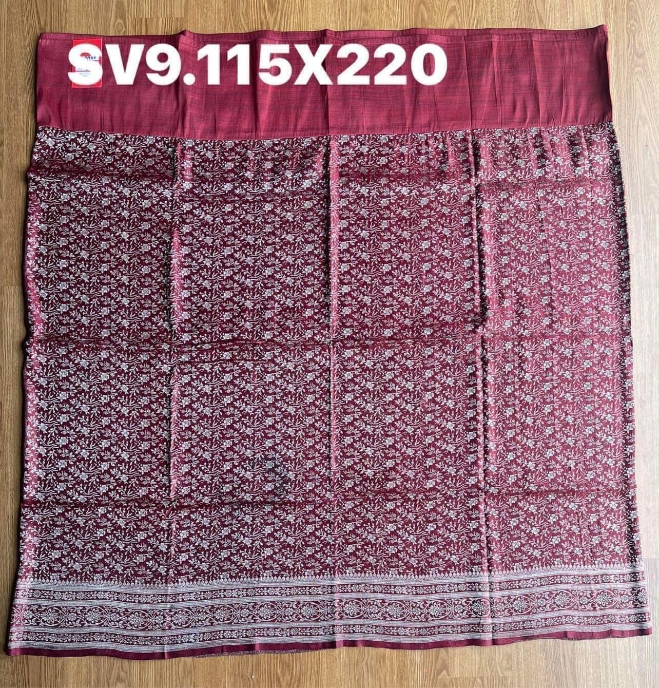 ซิ่น ผ้าปาโตล่ายกเงิน เส้นยืนไหมแท้ ขนาด 120x220ซม พื้นสีแดง รหัส N9-SIL05226614