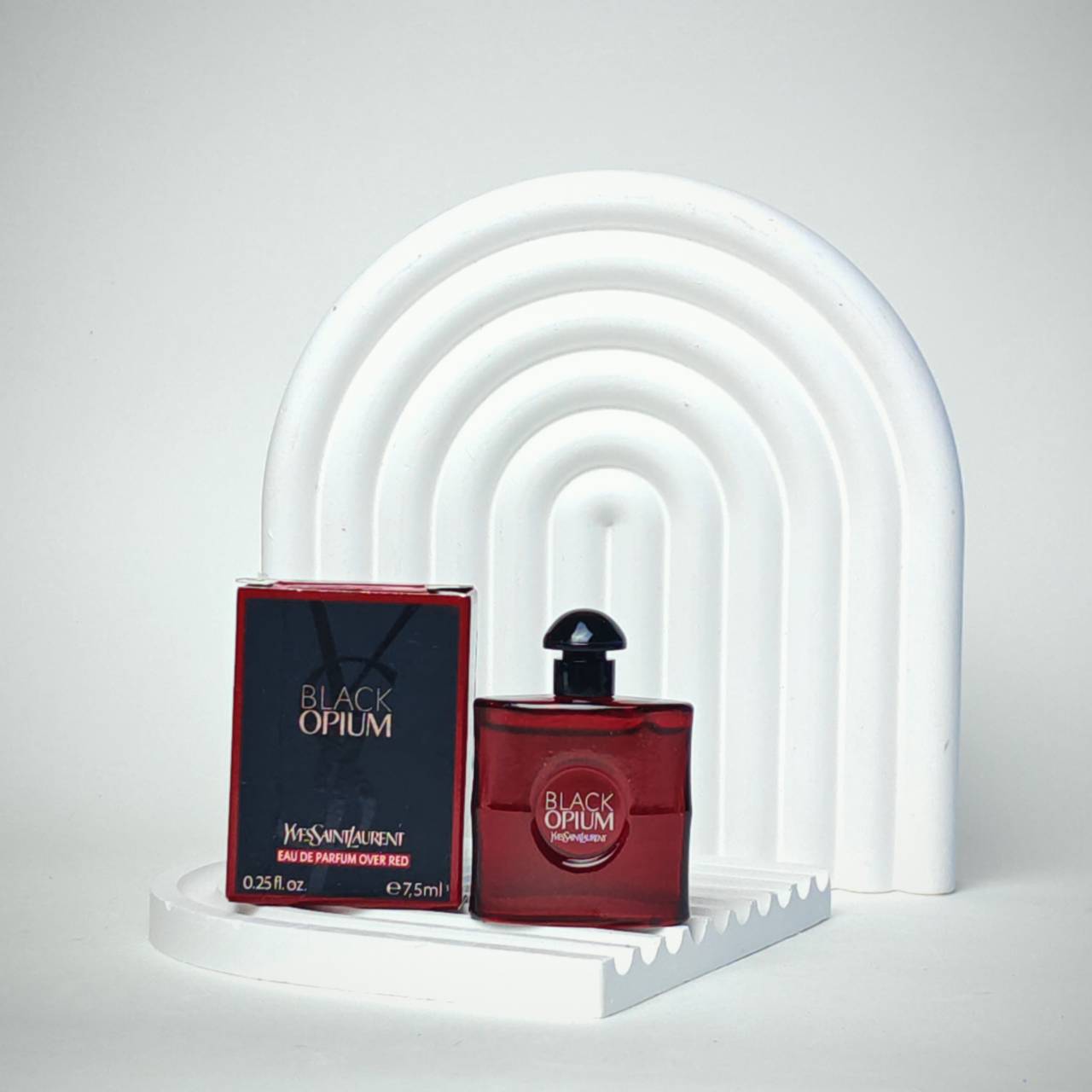 น้ำหอมจิ๋วมินิ YSL Black Opium Over Red EDP 7.5ml mimi แบบแต้มมีกล่อง ( Mini Perfume น้ำหอมขนาดพกพา) น้ำหอมจิ๋วมินิ ขวดน่ารัก ตั้งโชว์ก็สวย พกพาก็สะดวก หัวแต้มตามจุดชีพจร