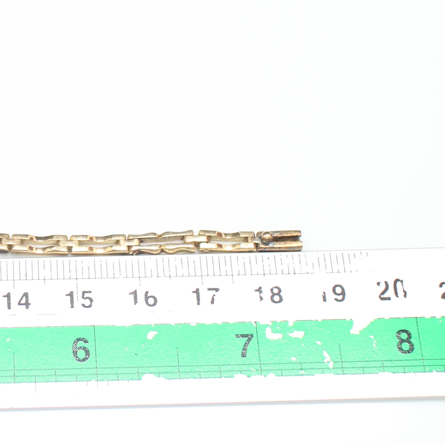 BL25271 สร้อยข้อมือเพชรงานเก่า เม็ดกลาง 0.20 กะรัต และ 12 เม็ด 0.50 กะรัต เพชรกุหลาบ 1.10 กะรัต เพชรรวม 1.80 กะรัต งานk2สี นน.รวม 16 กรัม ยาว 19 ซม.