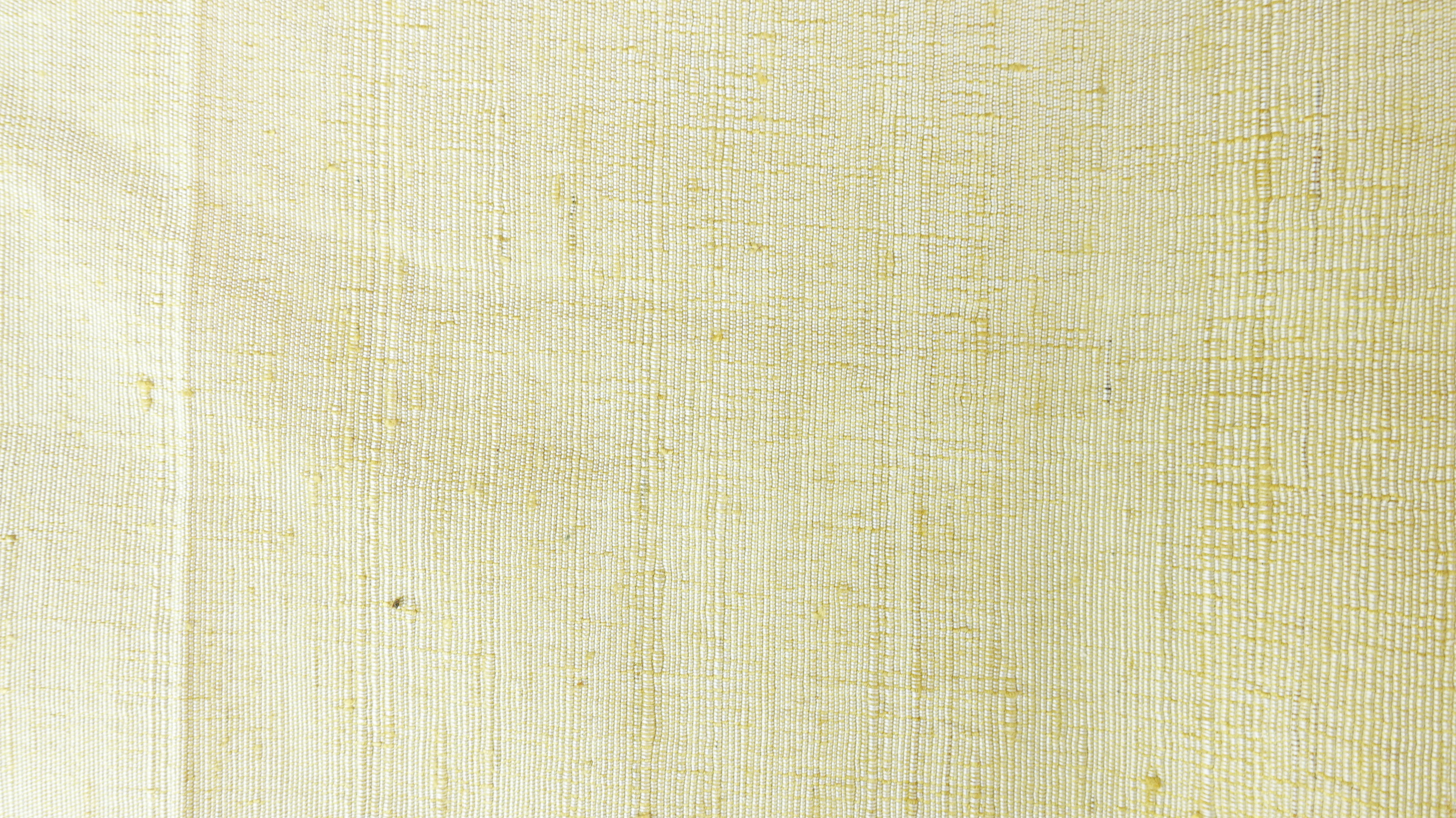 ผ้าไหมสีพื้น ไหมลืบเนื้อหยาบหนา ไหมแท้มีขี้ไหม สีธรรมชาติ สีเหลืองอ่อน (ราคาต่อเมตร) รหัส D-76-P4474