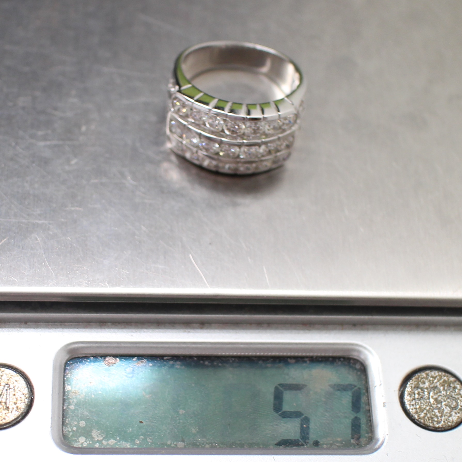 RG250158 แหวนเพชรแถวสามแถว เพชรแท้ 21 เม็ด 2.10 กะรัต ทองแท้ 18k นน.รวม 5.7 กรัม ขนาดแหวน 53