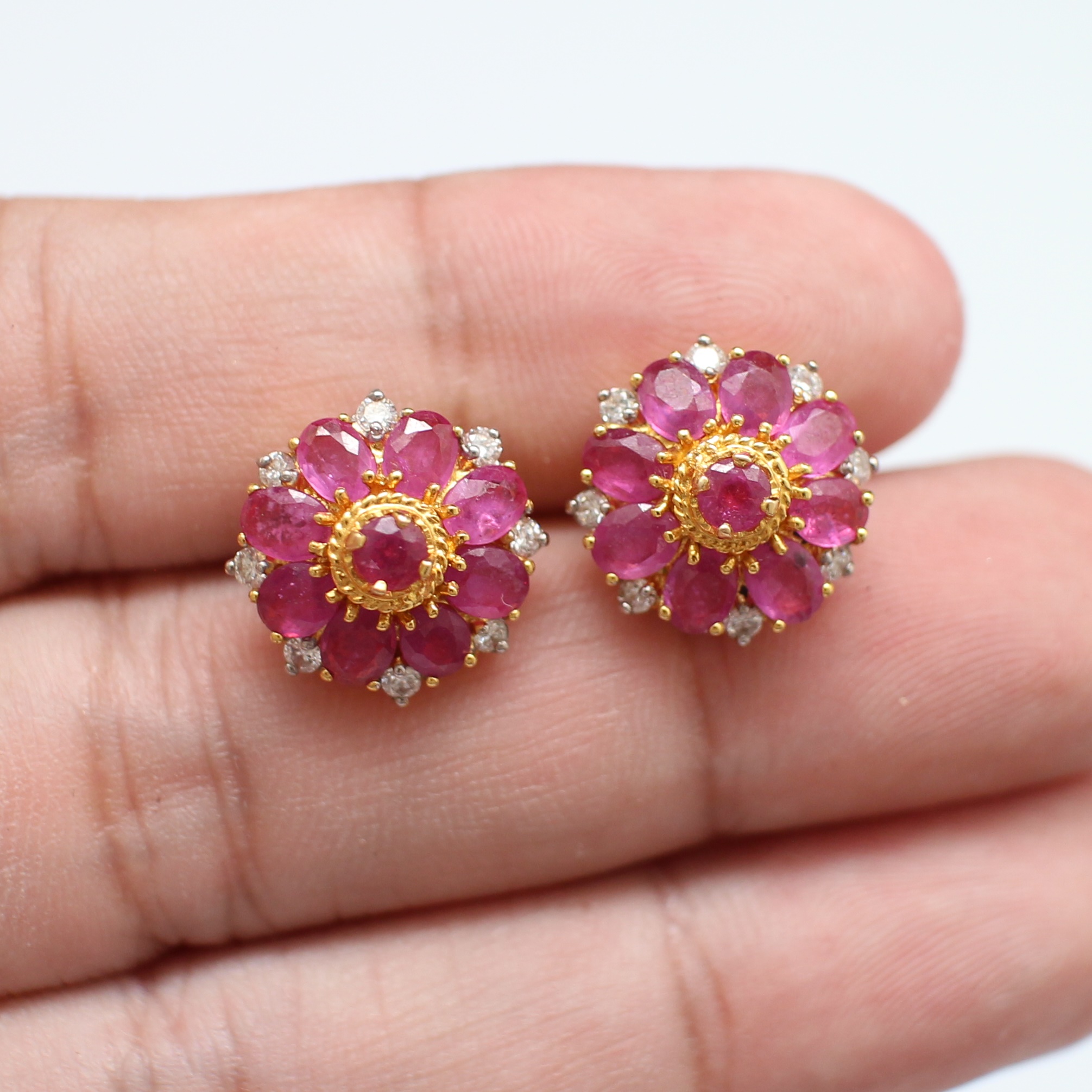 ER25110 ต่างหูทับทิมดอกไม้ ประดับเพชรแท้ 0.24 กะรัต ทองแท้ 90% นน. 5.5 กรัม