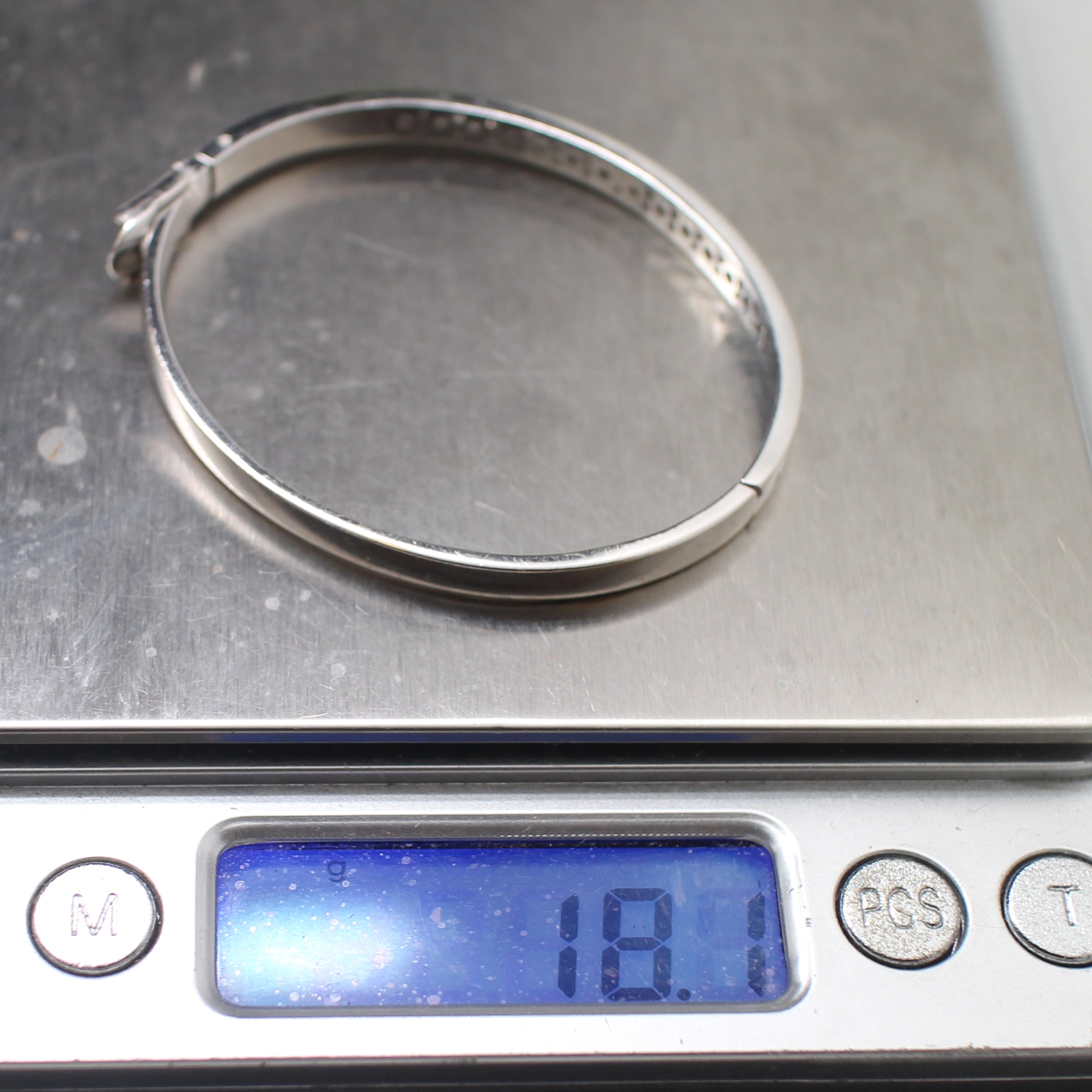 BL25023 กำไลเพชรแถวครึ่งหน้า เพชรแท้ 17 เม็ด 1.19 กะรัต ทองแท้ 18k นน.รวม 18.1 กรัม เส้นผ่านศูนย์กลาง 5.3 ซม.