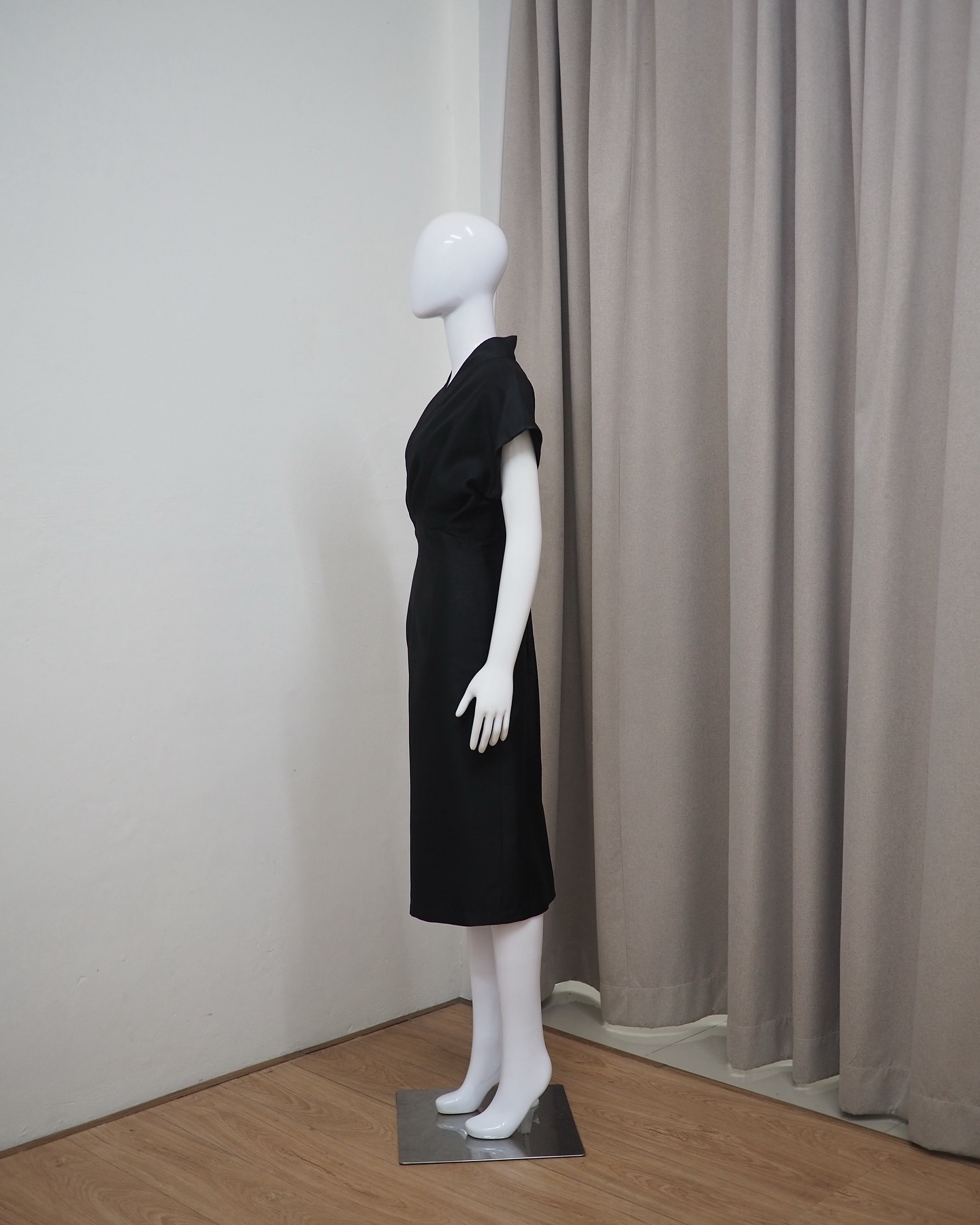 แบบตัดชุด ชุดเดรสผ้าไหม (ไม่รวมผ้า) chobmai x JHN รหัส CUT-51-1019675