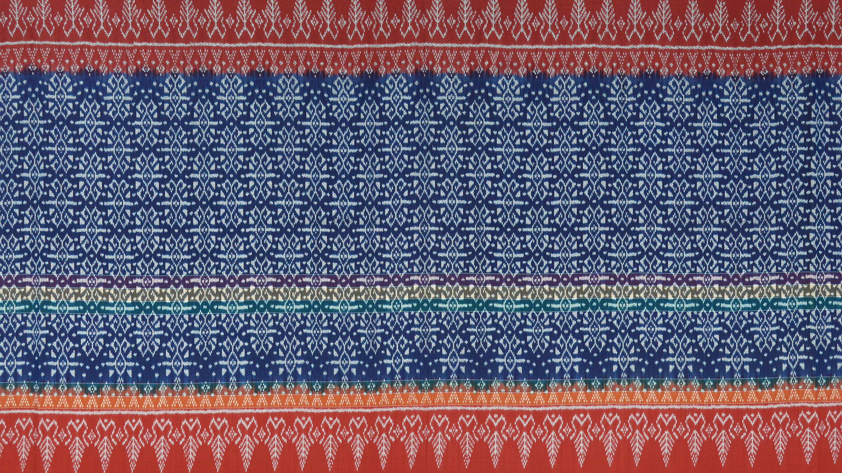 ซิ่น ผ้าไหมมัดหมี่ 6ตะกอ ขนาด 1x2เมตร ลายคีมท้องปุ้ง พื้นสีน้ำเงินอมม่วง รหัส L9A-ME-66-08196729