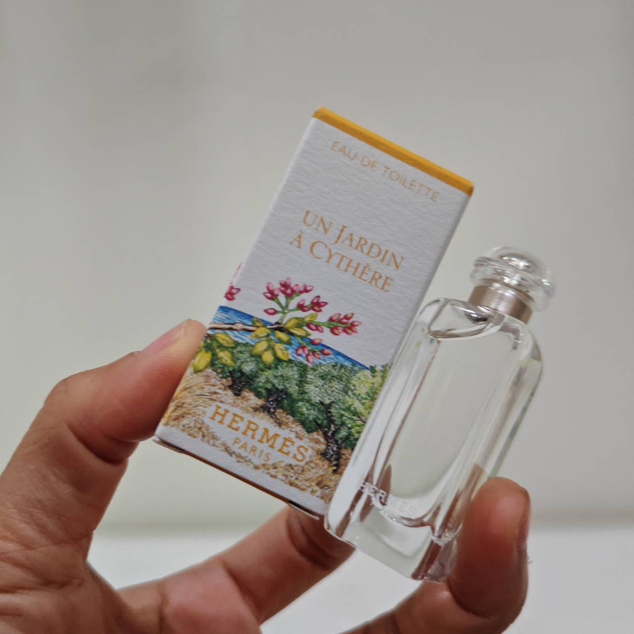 น้ำหอมจิ๋วมินิ Hermes Un Jardin à Cythère EDT 7.5ml ป้ายไทย( Mini Perfume น้ำหอมขนาดพกพา) น้ำหอมจิ๋วมินิ ขวดน่ารัก ตั้งโชว์ก็สวย พกพาก็สะดวก หัวแต้มตามจุดชีพจร