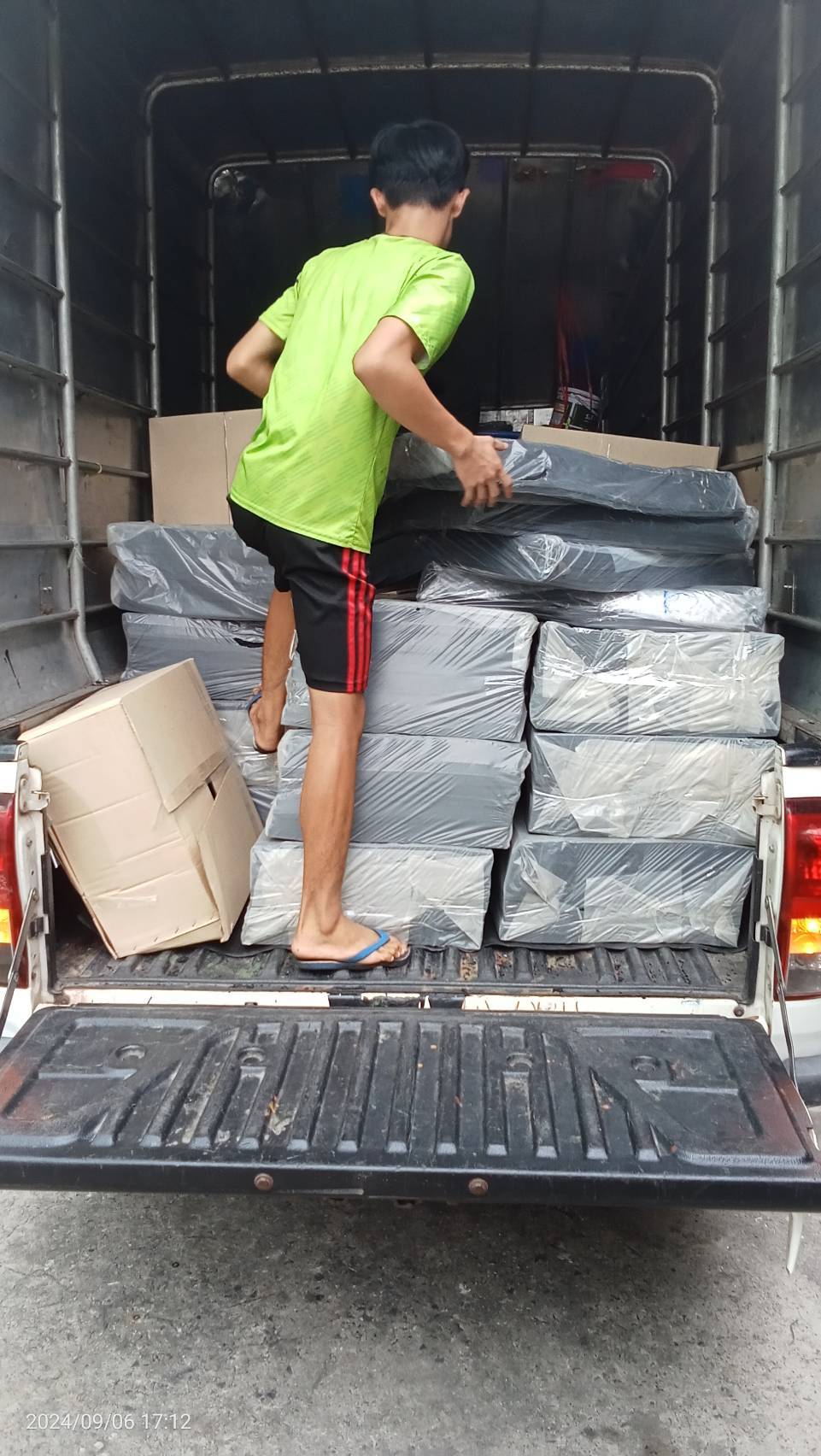 แผ่นยางปูพื้นฟิตเนส จุดสี epdm