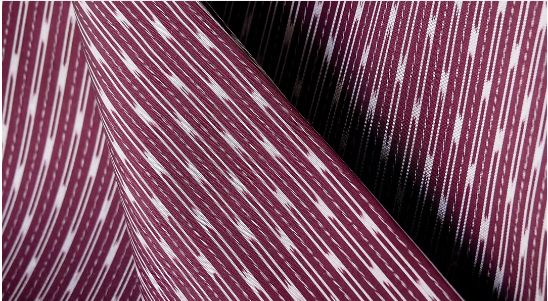 ซิ่น ผ้าไหมมัดหมี่ ไหมบ้าน ขนาด 1x2.25หลา พื้นสีแดงดำ รหัส CISP-CT-102532