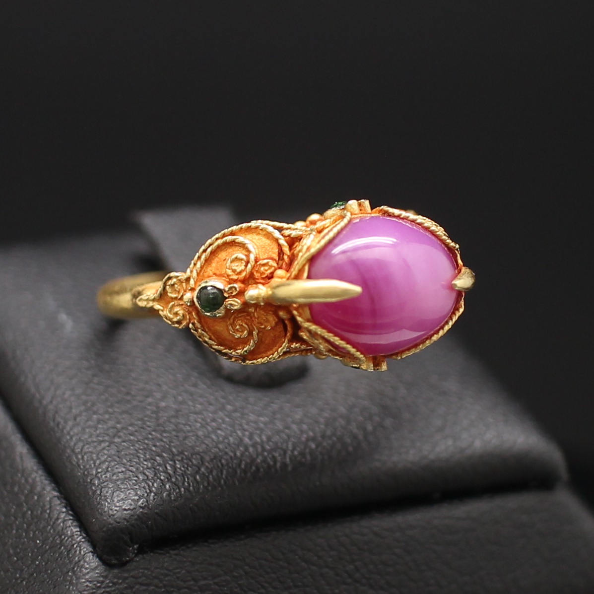 RG250270 แหวนทับทิมเขี้ยวหมู ทองแท้ 75% นน.รวม 5.1 กรัม ขนาดแหวน 57