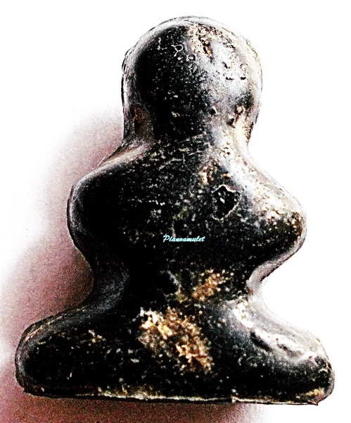 พระปิดตาพิมพ์ชลูด หลวงพ่อทองสุข วัดสะพานสูง จ.นนทบุรี เนื้อผงจุ่มรัก