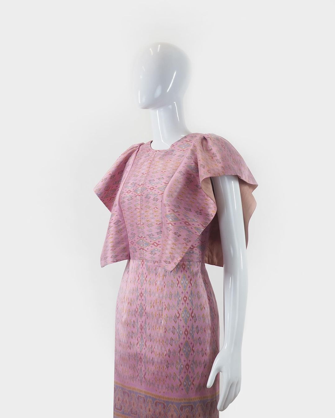 แบบตัดชุด เดรสผ้าไหม (ไม่รวมผ้า) chobmai x JHN รหัส CUT-51-03236714